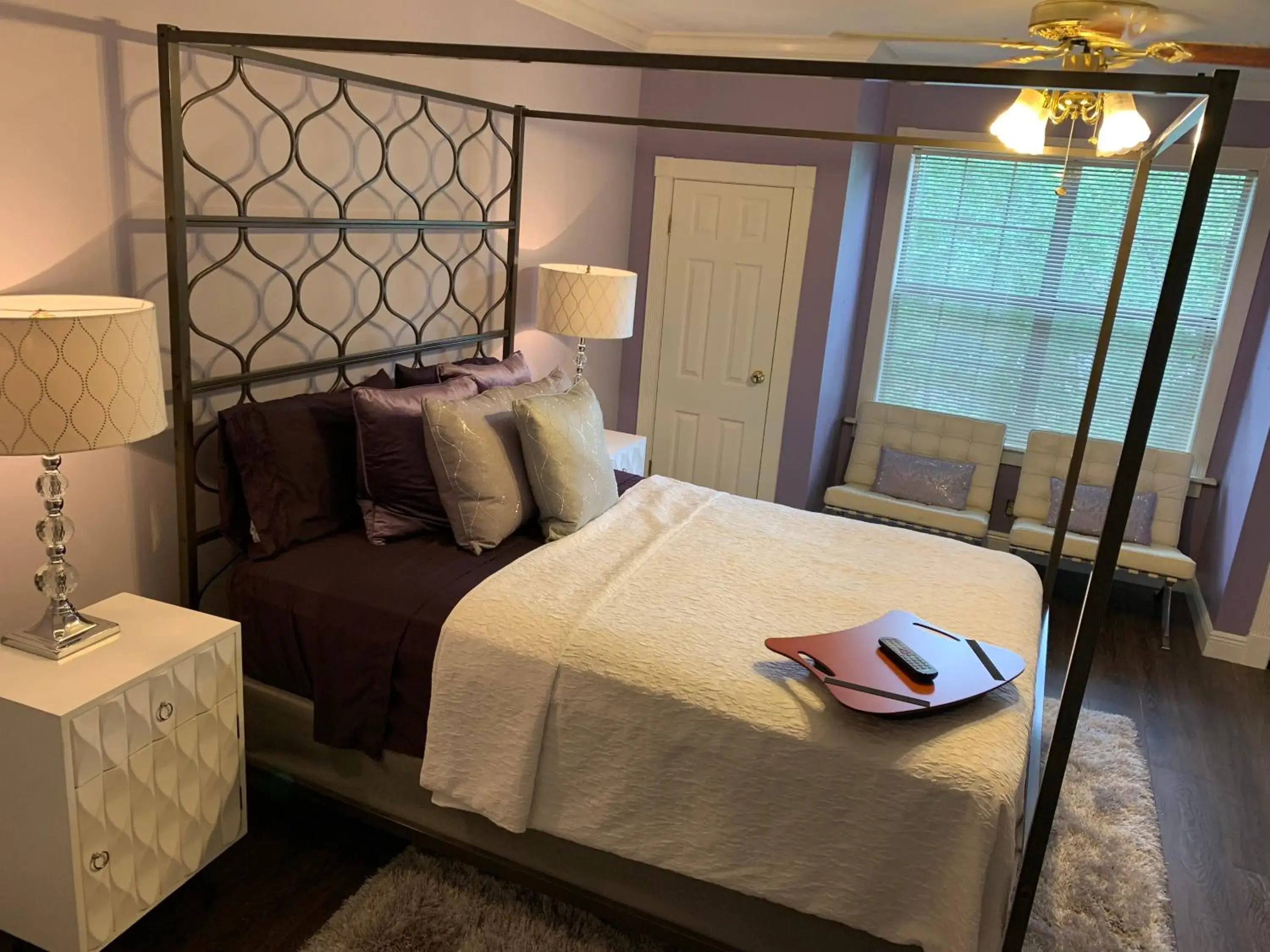 Standard Queen Room in Huffman House Bed & Breakfast Standard Queen Room in Huffman House Bed & Breakfast