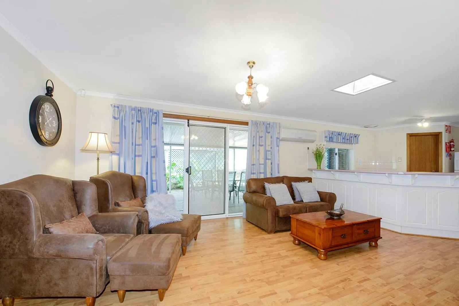 Living room in Moonta Bay Accommodation