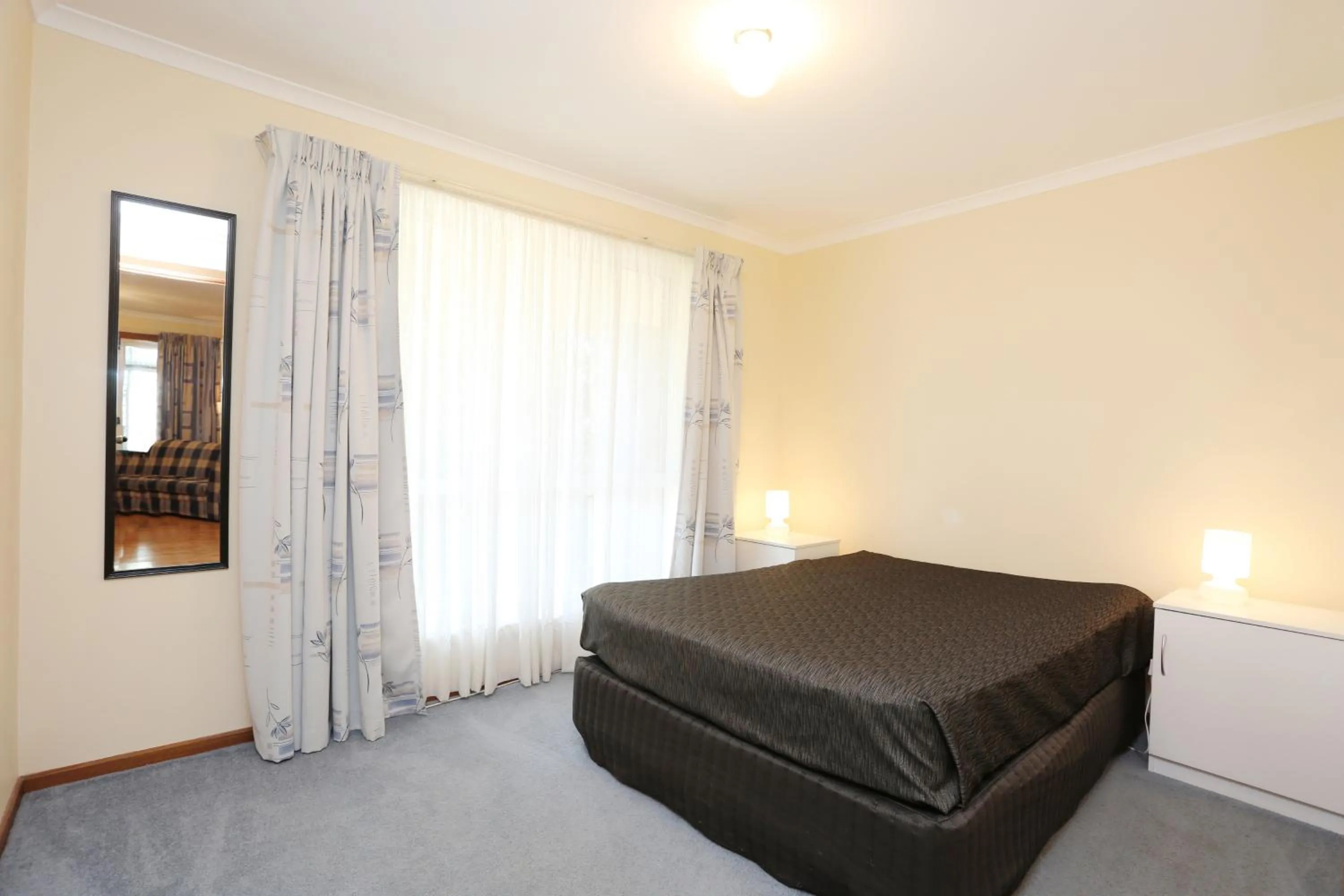 Bedroom, Bed in Moonta Bay Accommodation