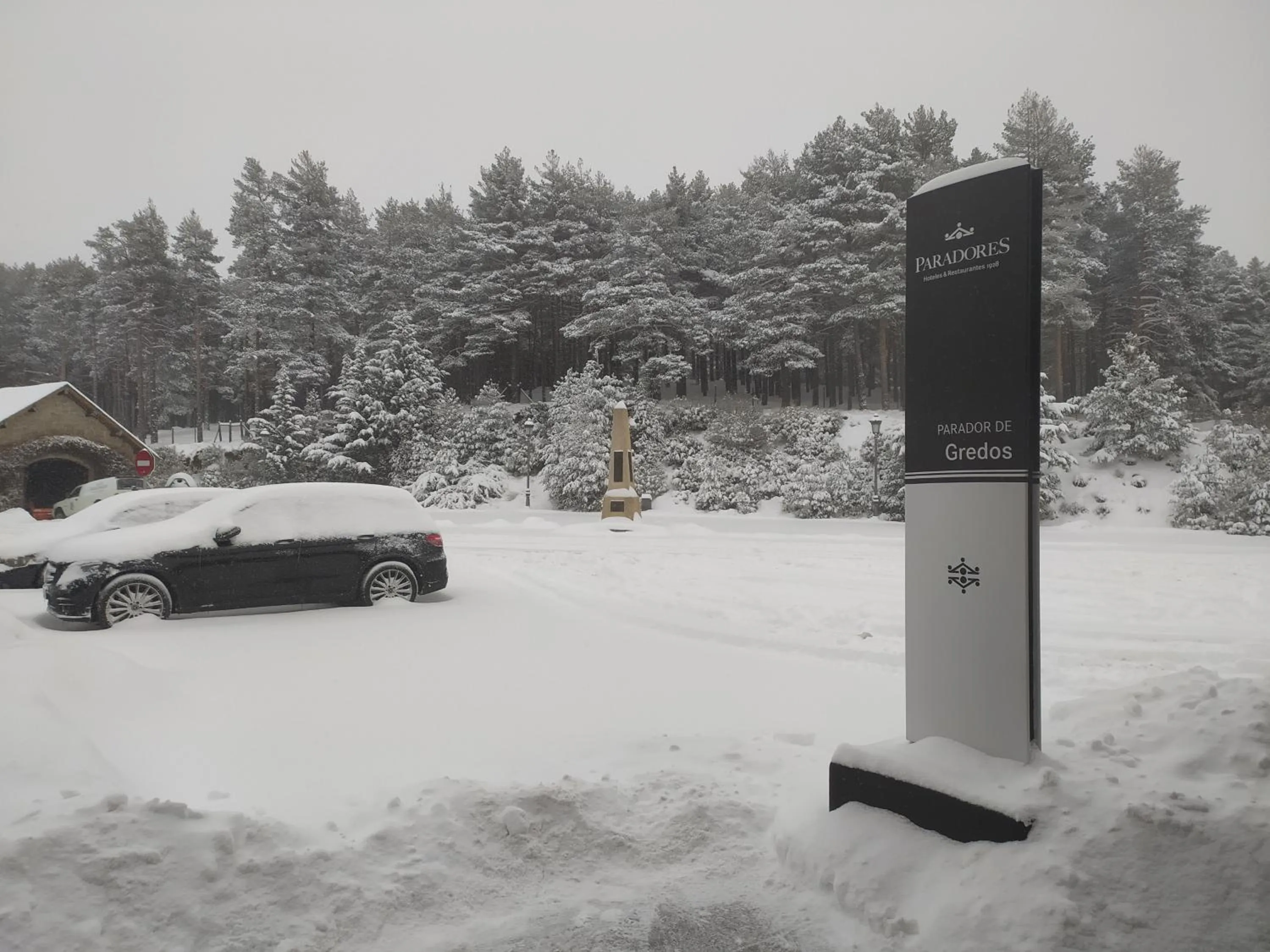 Facade/entrance in Parador de Gredos