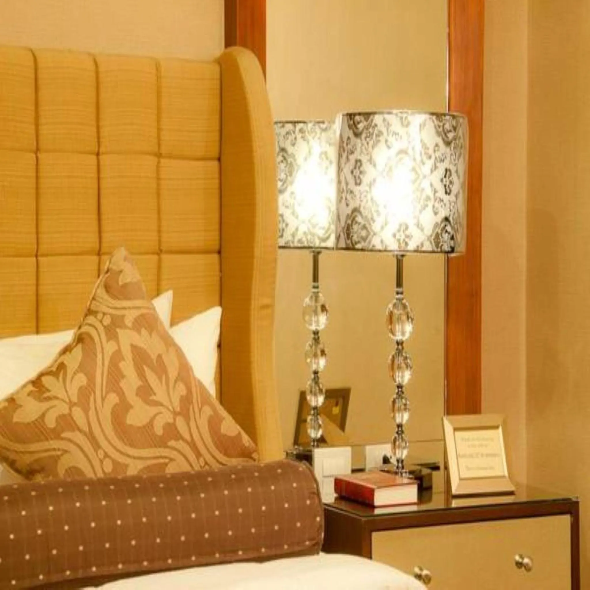 Photo of the whole room, Bed in Royal Garden Hotel