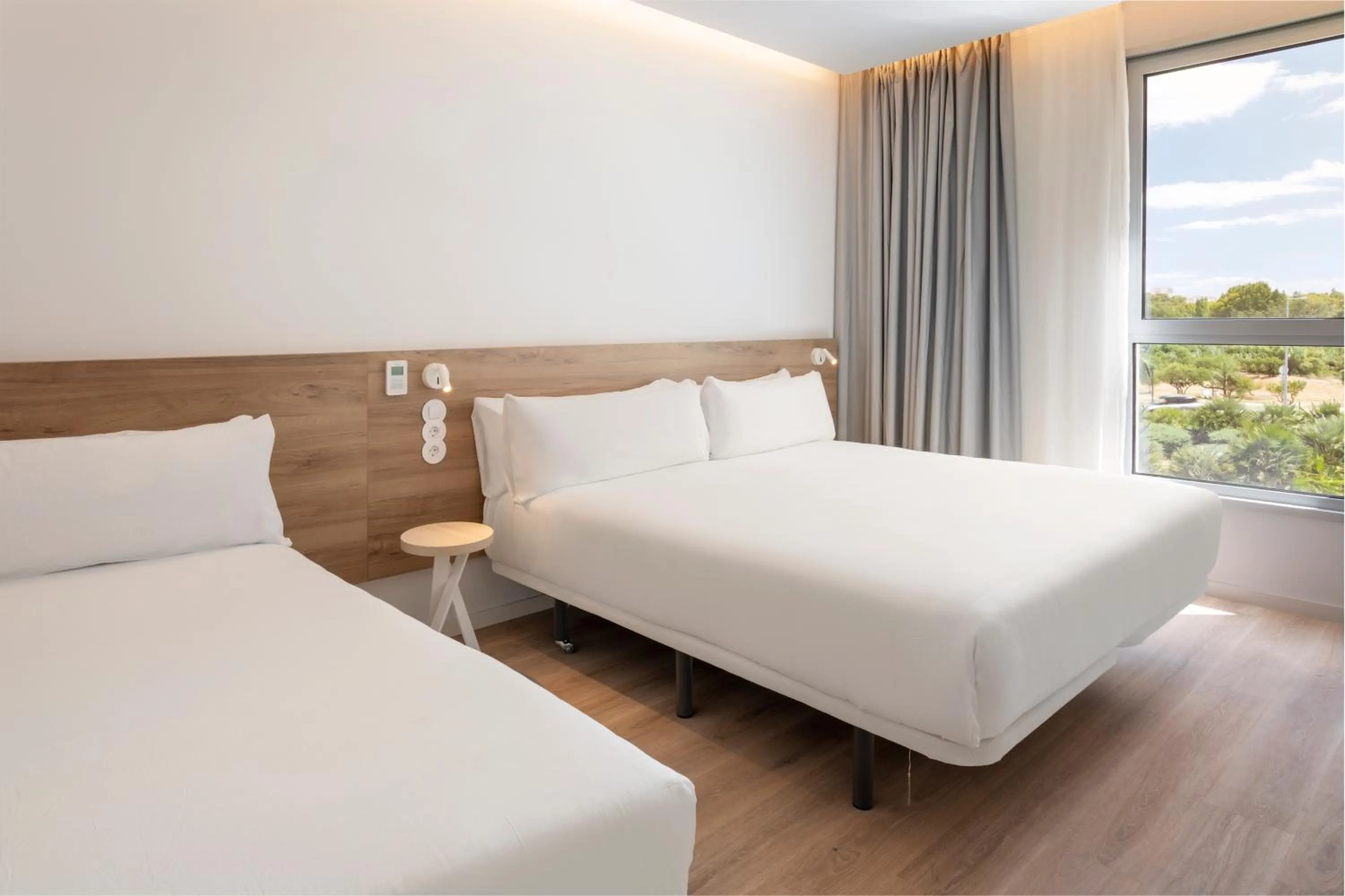 Bed in B&B HOTEL Setúbal Bonfim