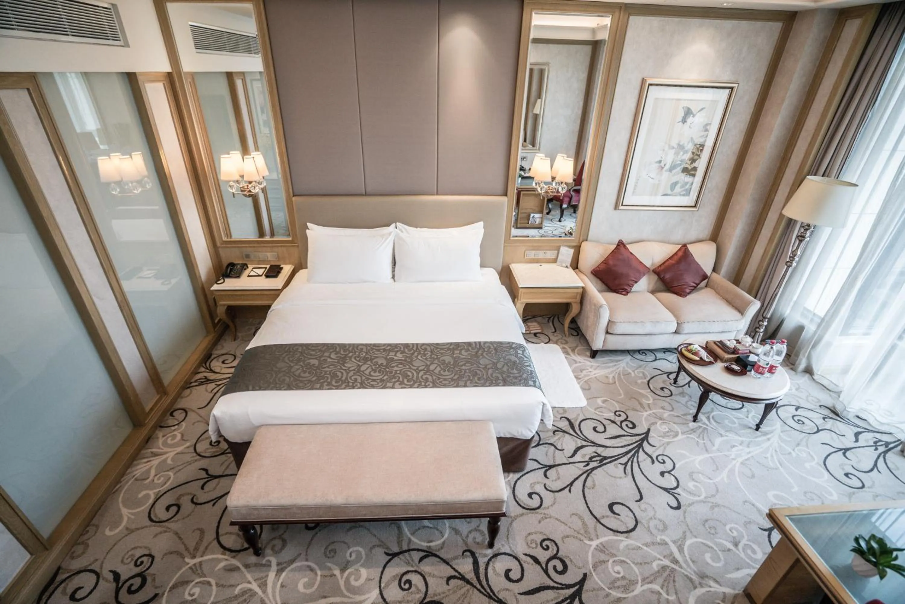 Photo of the whole room, Bed in C&D Hotel Fuzhou