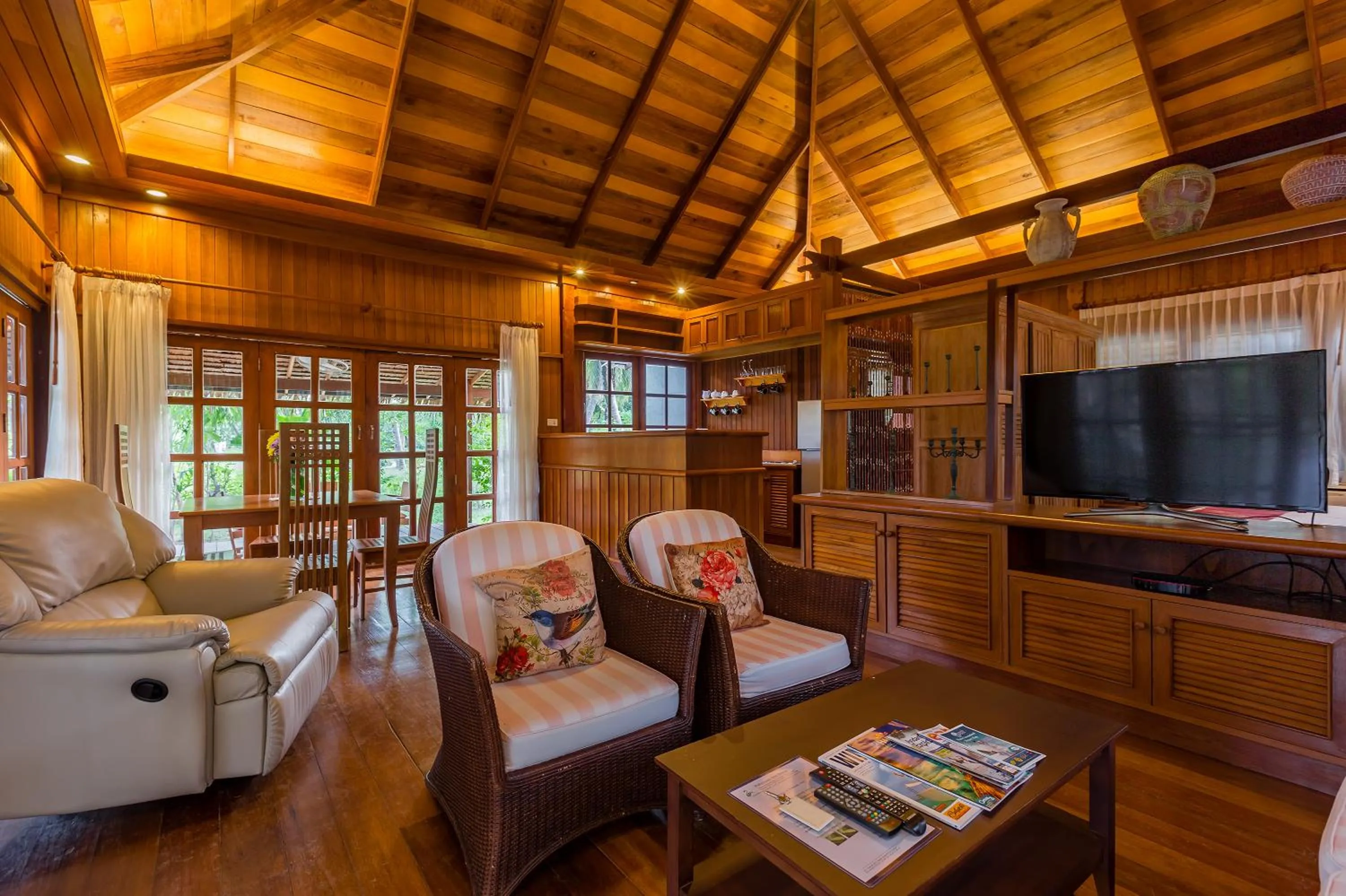 Living room in Fisherman Way Beach Villa