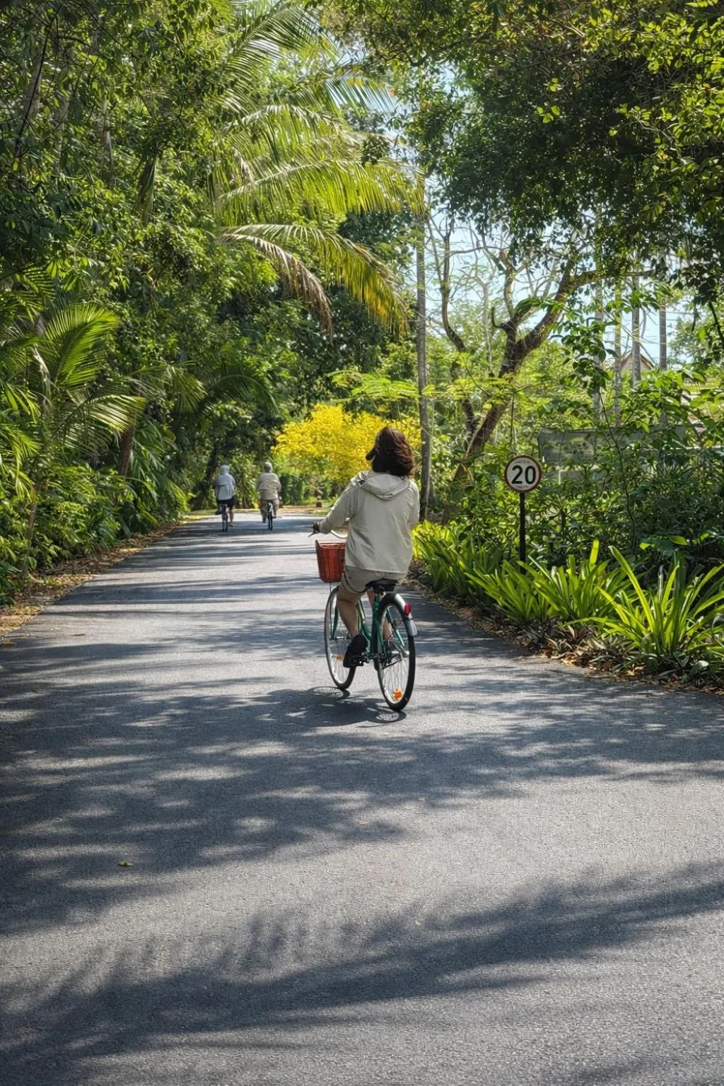 People in Fisherman Way Beach Villa