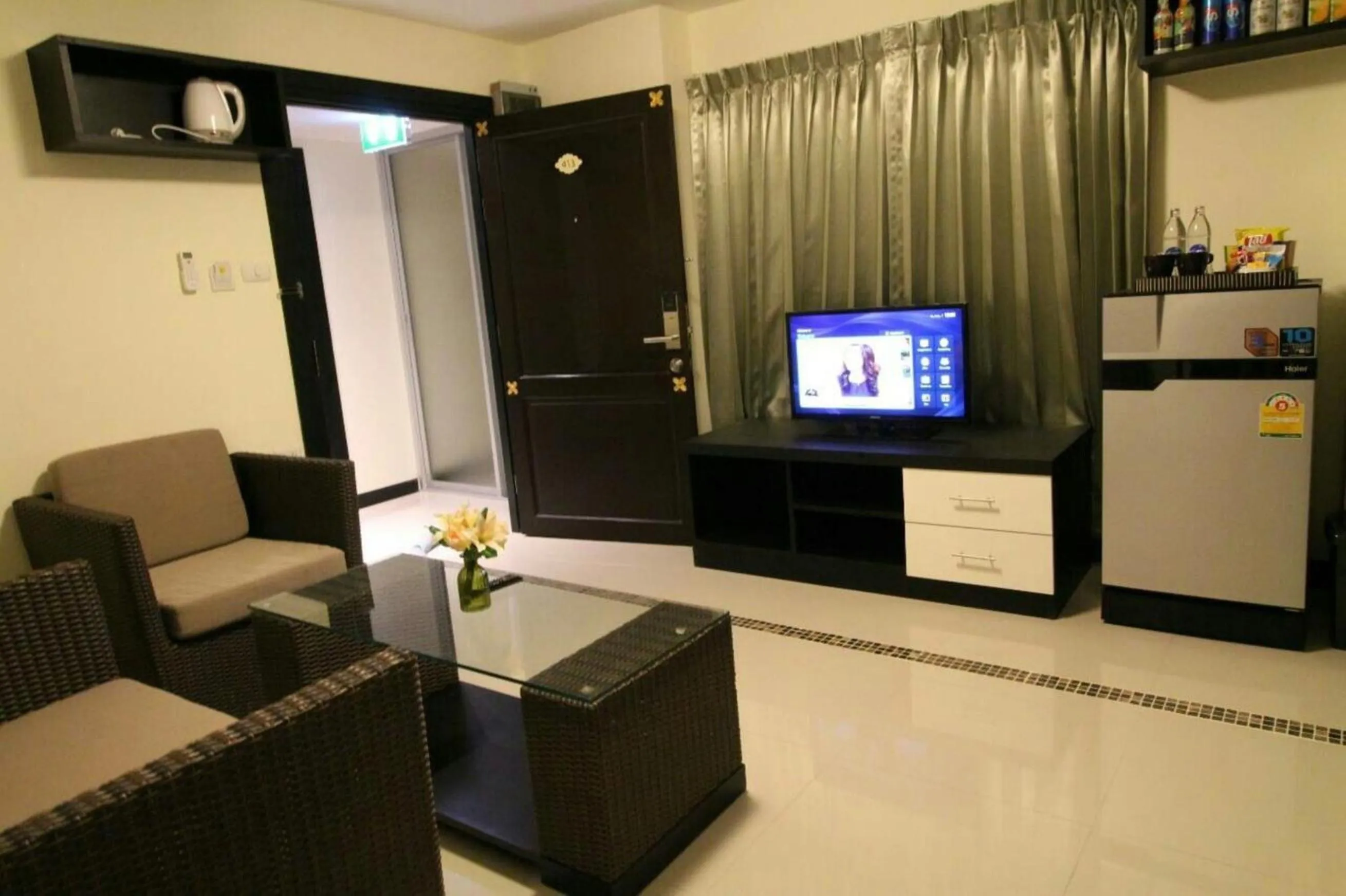 Living room in Leelawadee Modern Resort Huaykwang - ลีลาวดี ห้วยขวาง