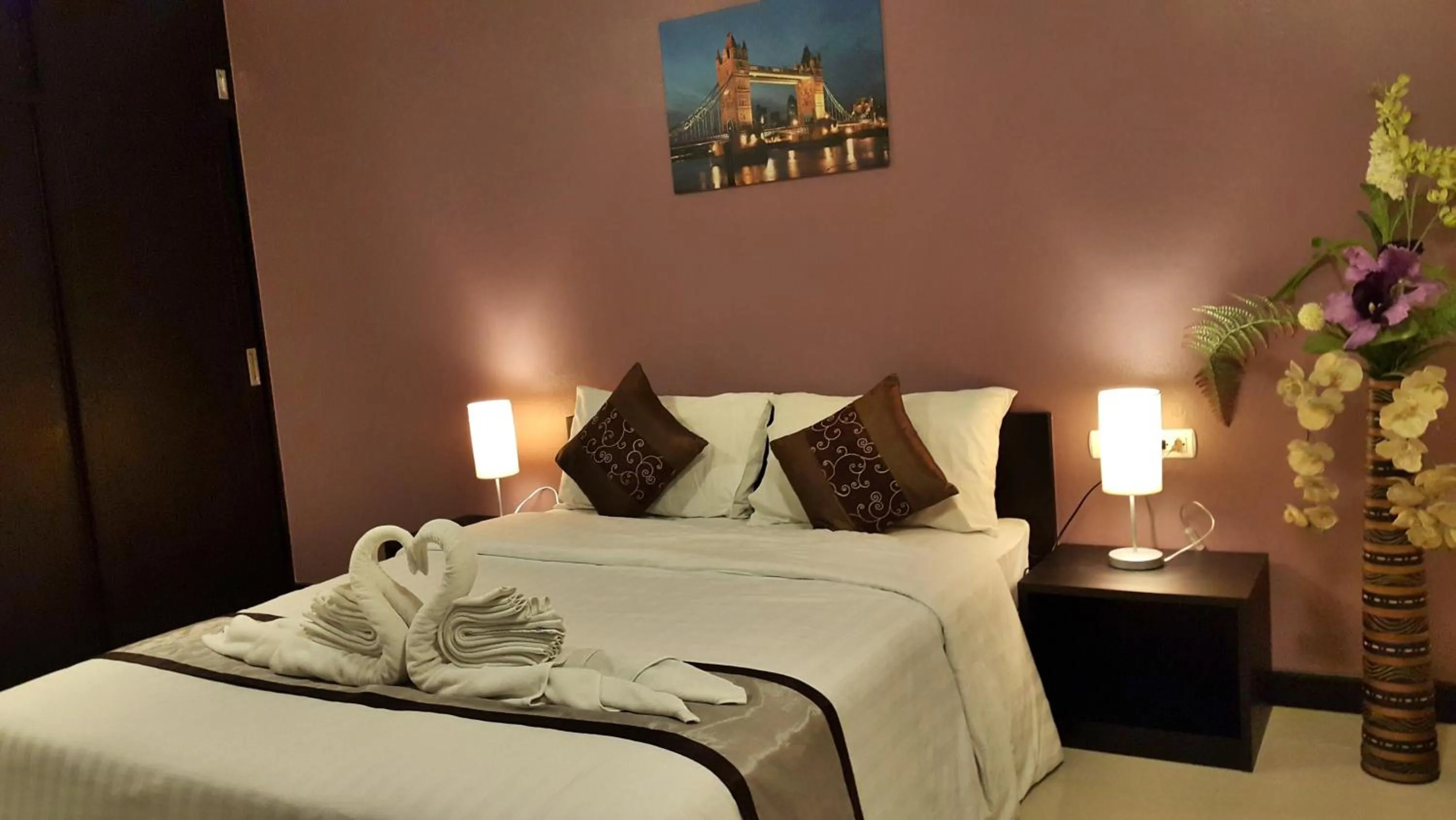 Bedroom, Bed in Leelawadee Modern Resort Huaykwang - ลีลาวดี ห้วยขวาง