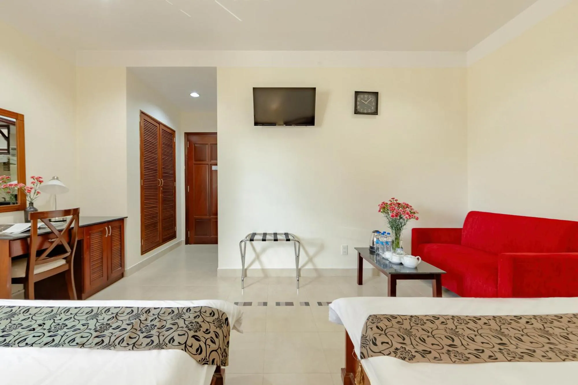 TV and multimedia in Hùng Phong Hotel - Near Dalat Market