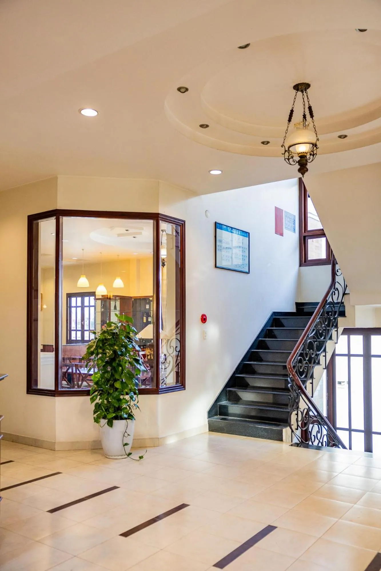 Communal lounge/ TV room in Hùng Phong Hotel - Near Dalat Market