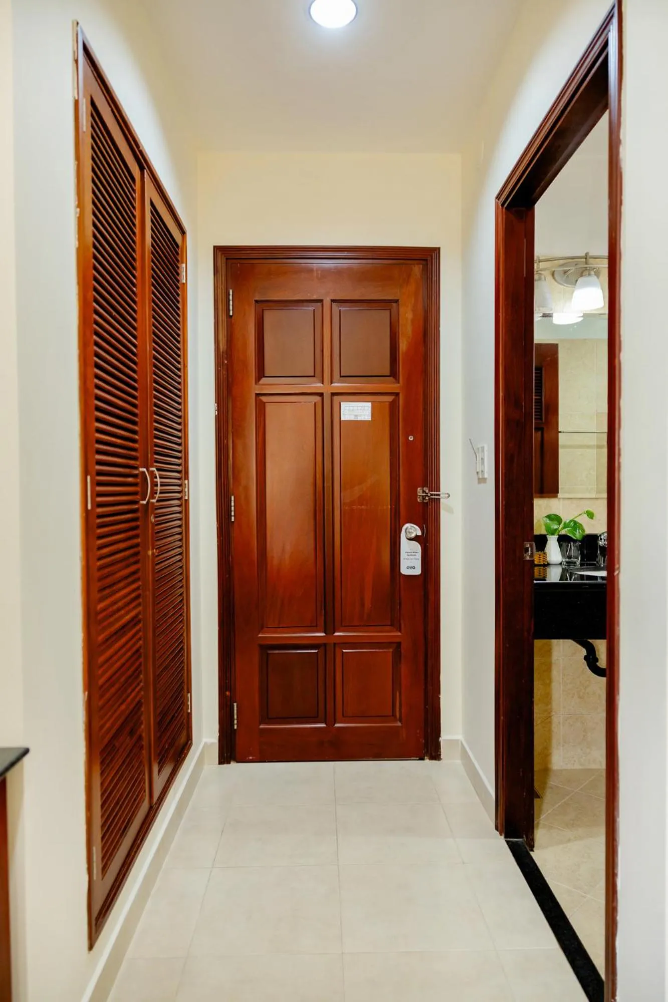 Photo of the whole room in Hùng Phong Hotel - Near Dalat Market