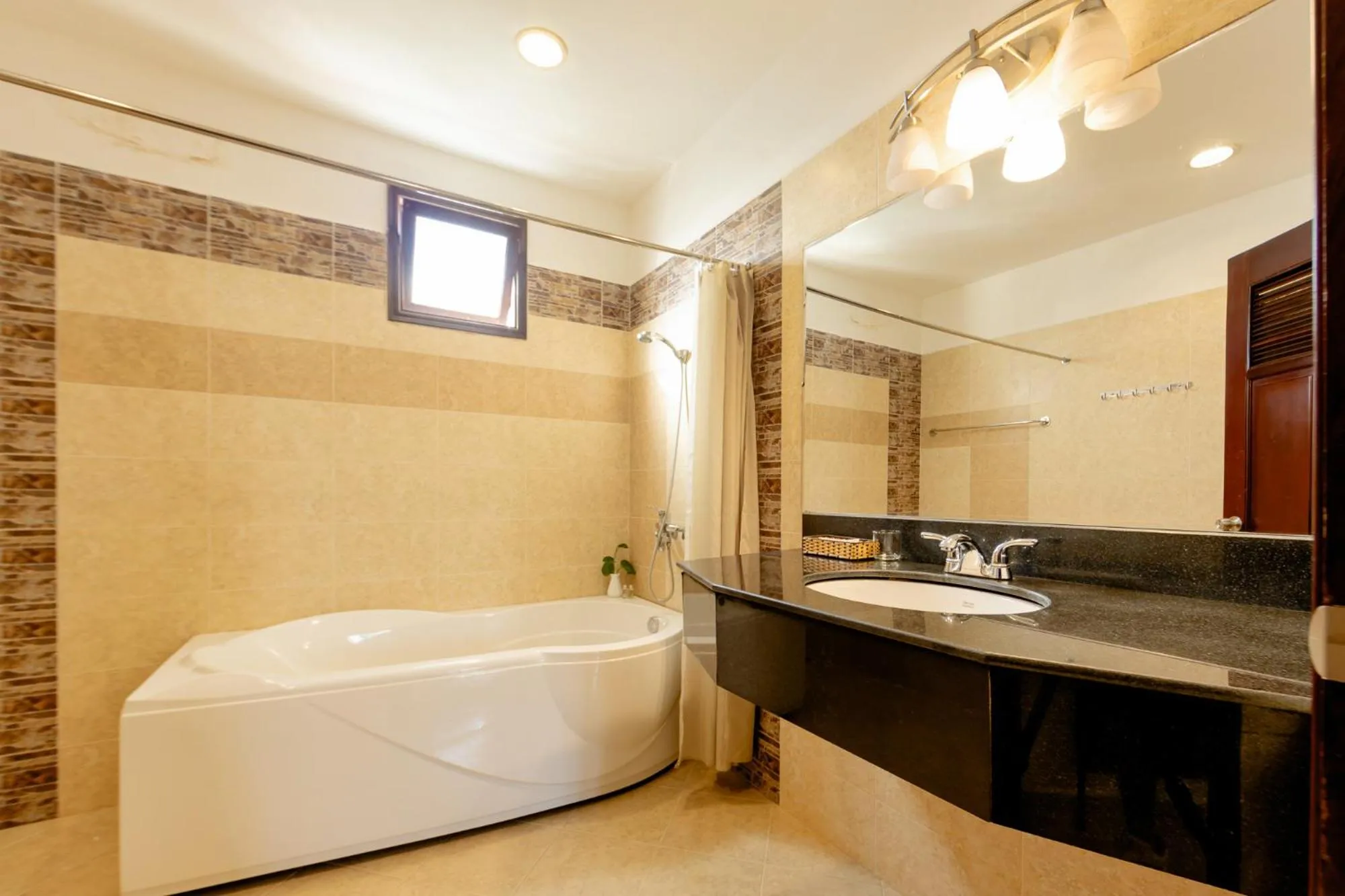 Bathroom in Hùng Phong Hotel - Near Dalat Market