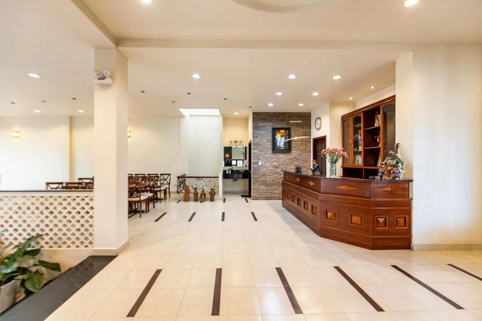 Seating area in Hùng Phong Hotel - Near Dalat Market