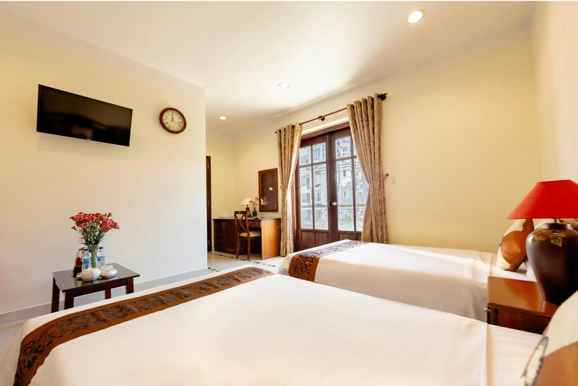 Photo of the whole room, Bed in Hùng Phong Hotel - Near Dalat Market