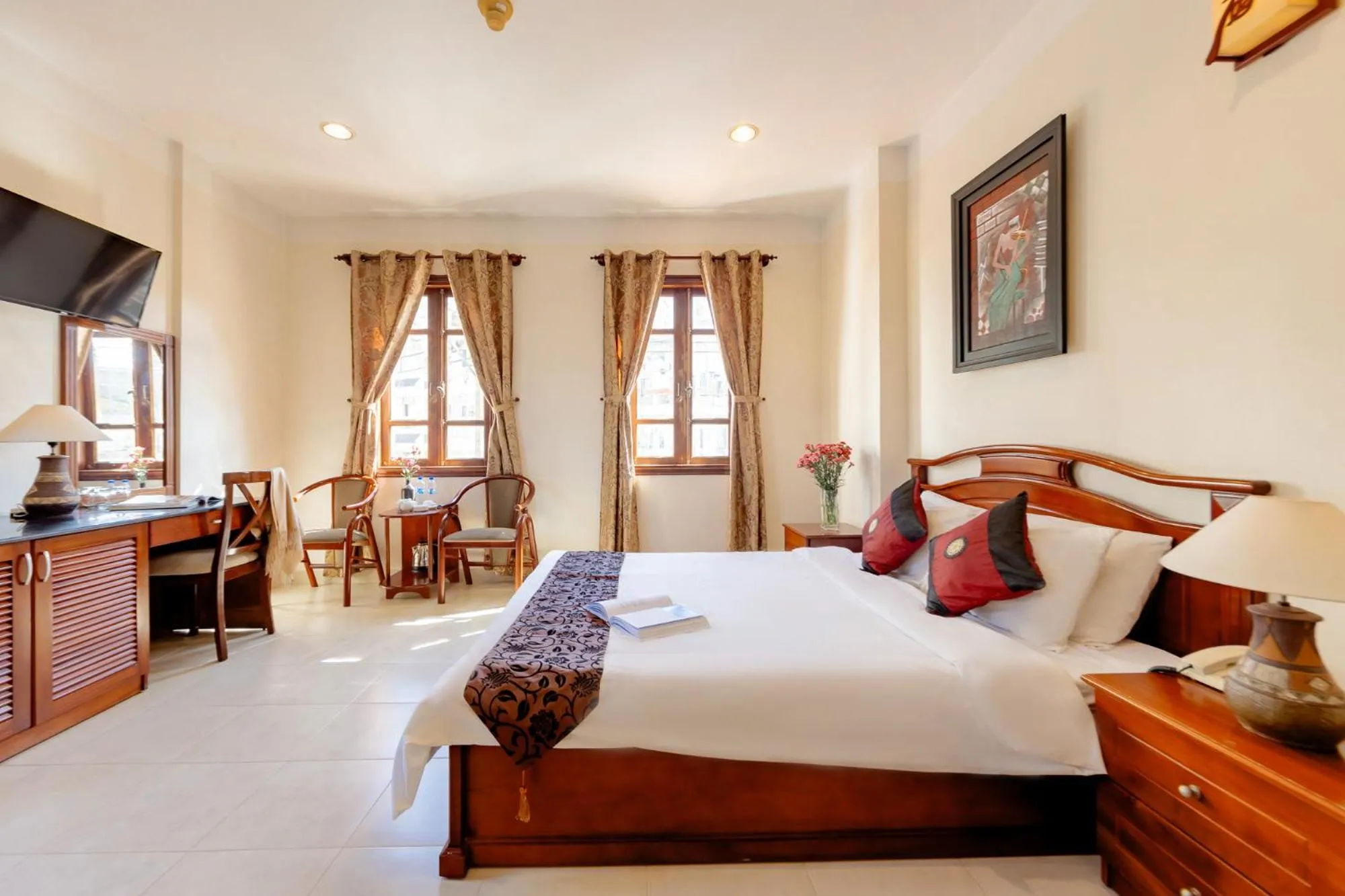 Photo of the whole room, Bed in Hùng Phong Hotel - Near Dalat Market