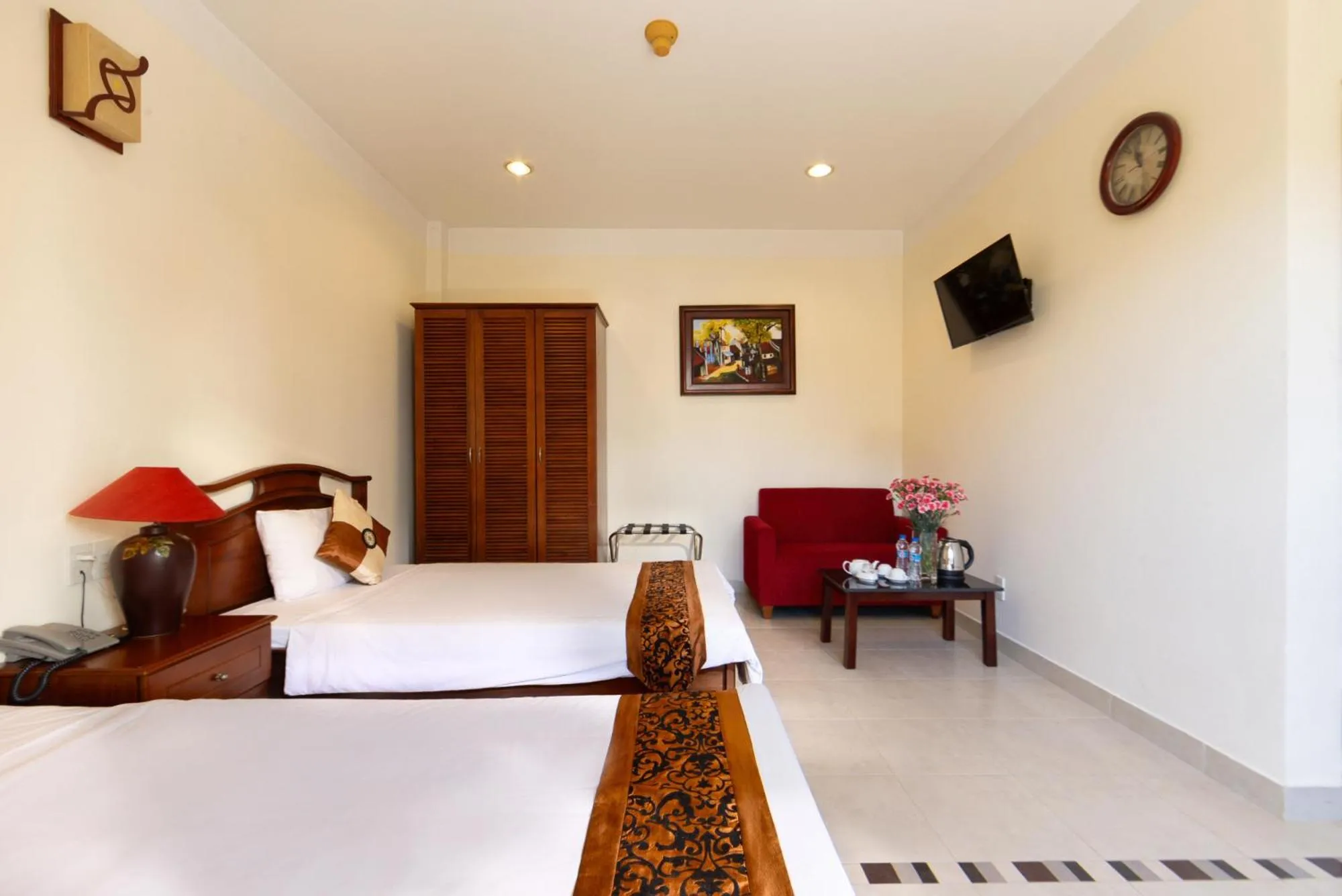 Seating area, Bed in Hùng Phong Hotel - Near Dalat Market