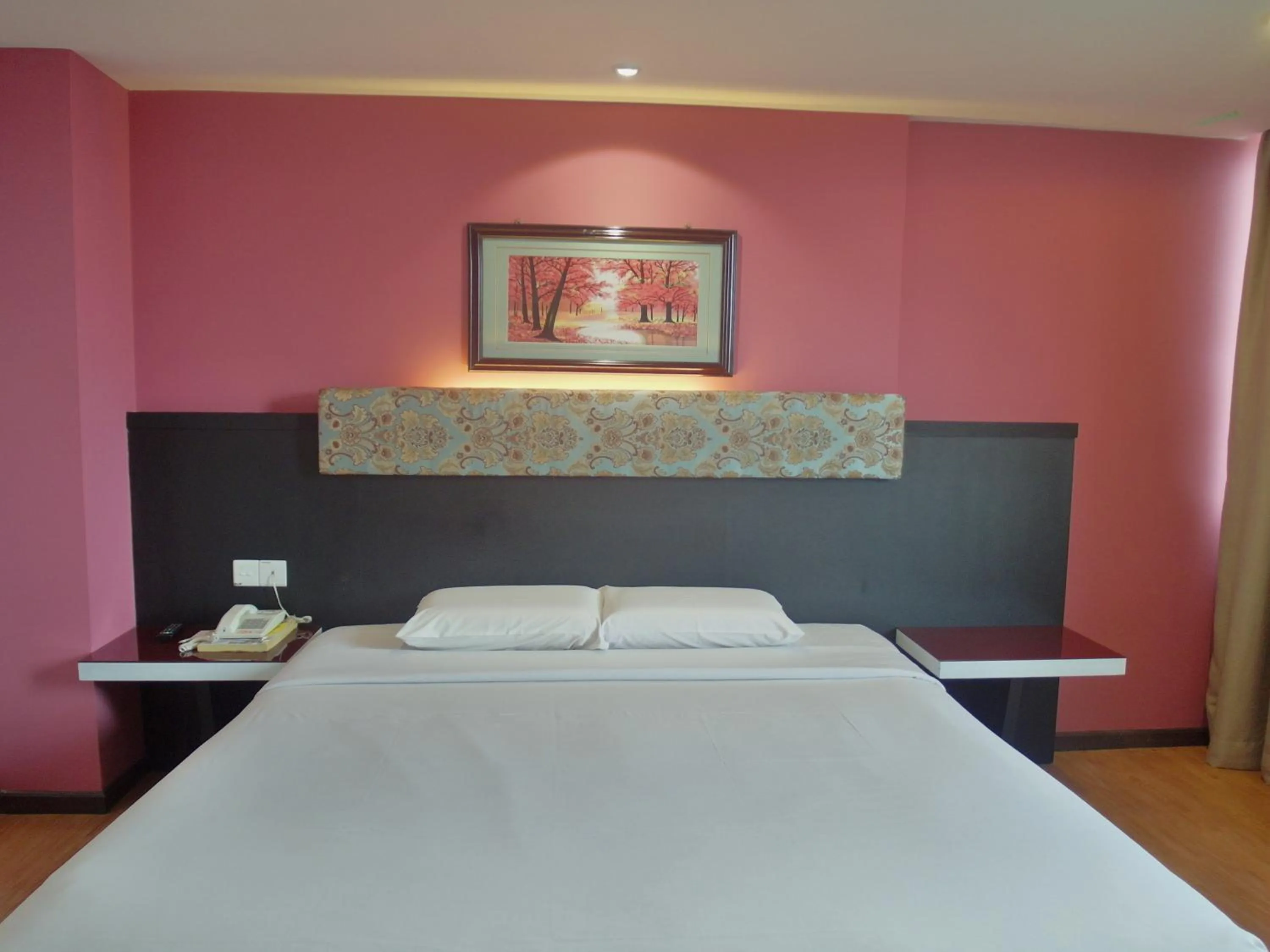 Bedroom, Bed in Red Rock Hotel Penang