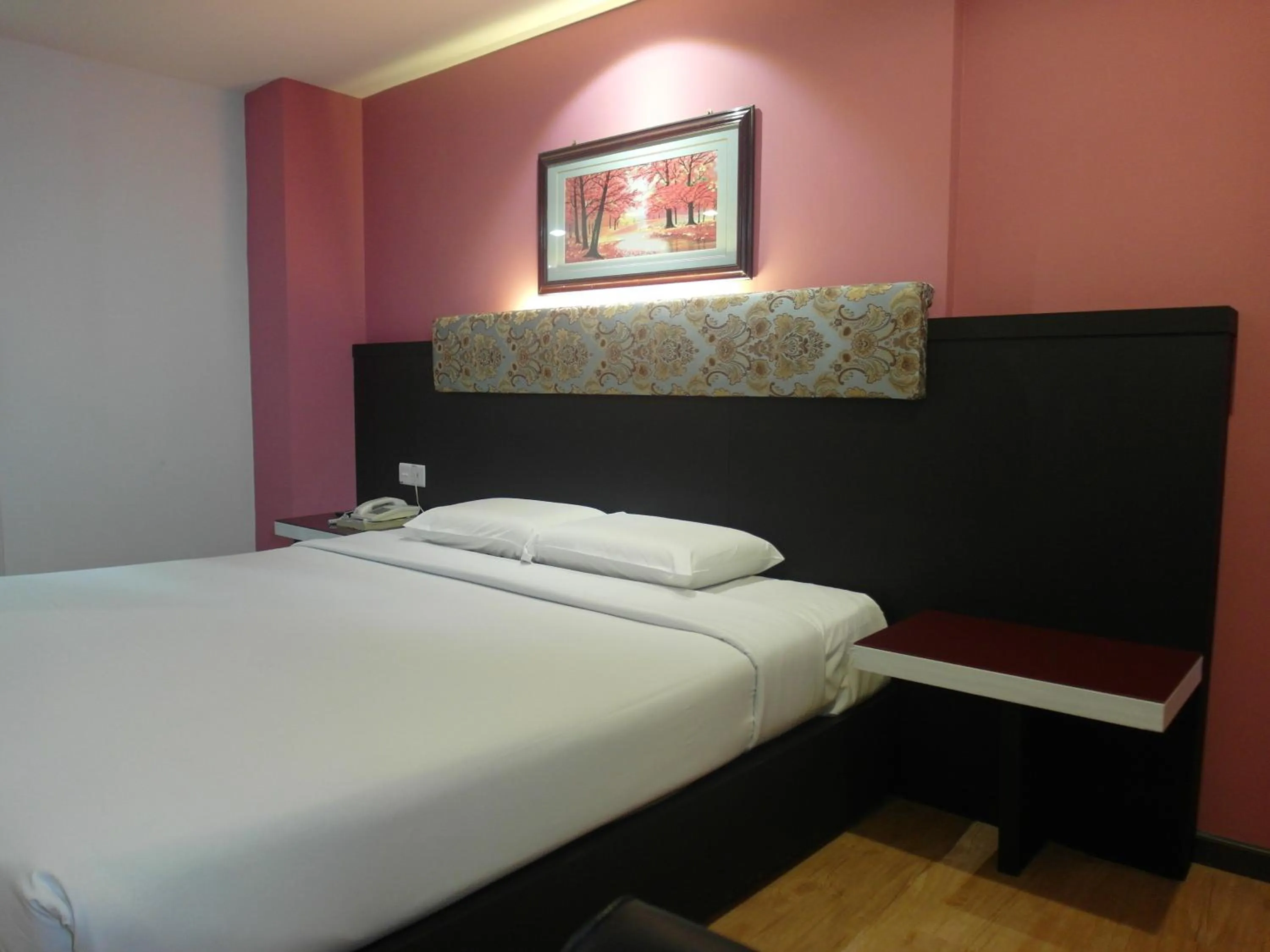 Bedroom, Bed in Red Rock Hotel Penang