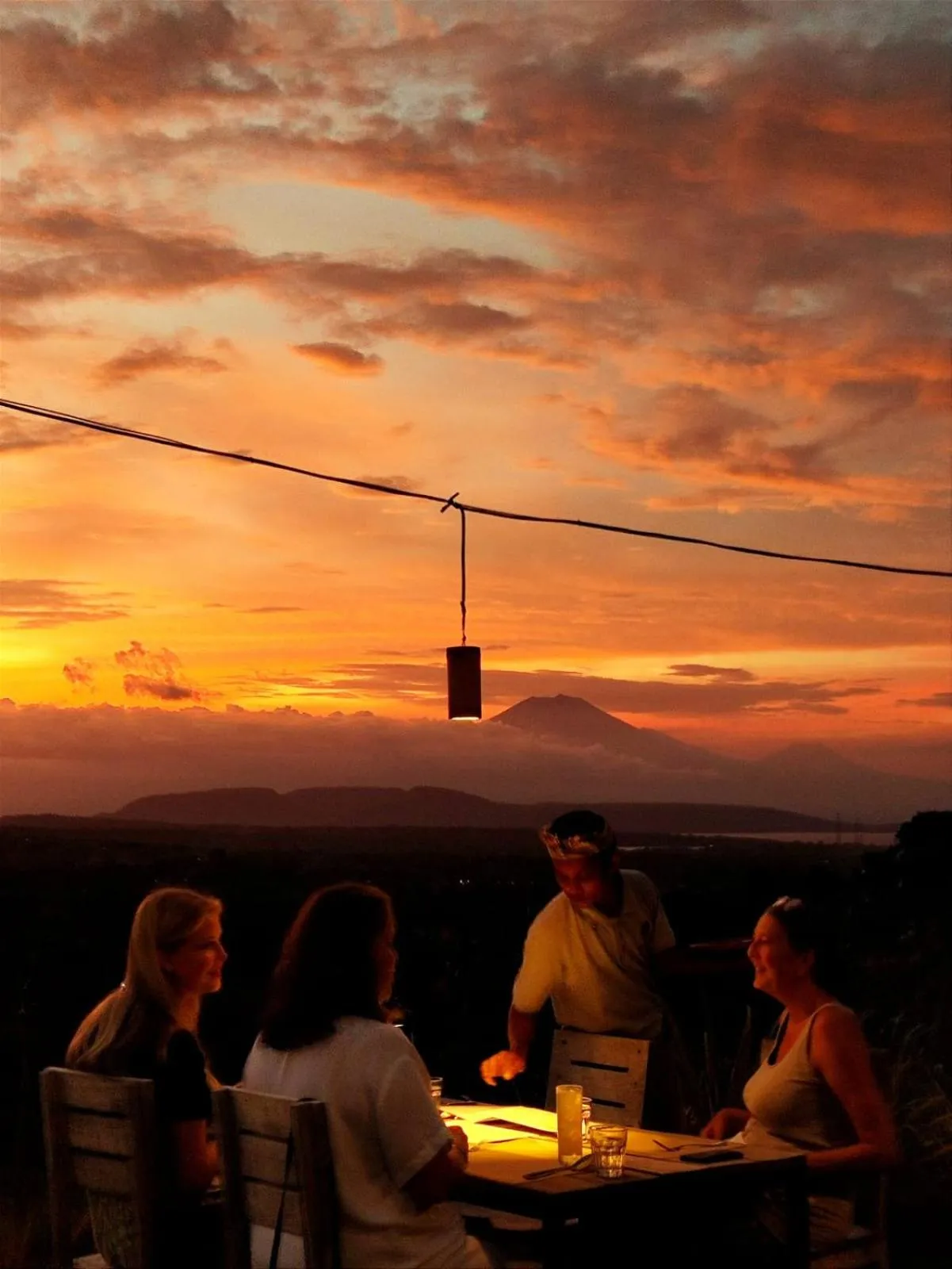 Restaurant/places to eat in Sumberkima Hill 1