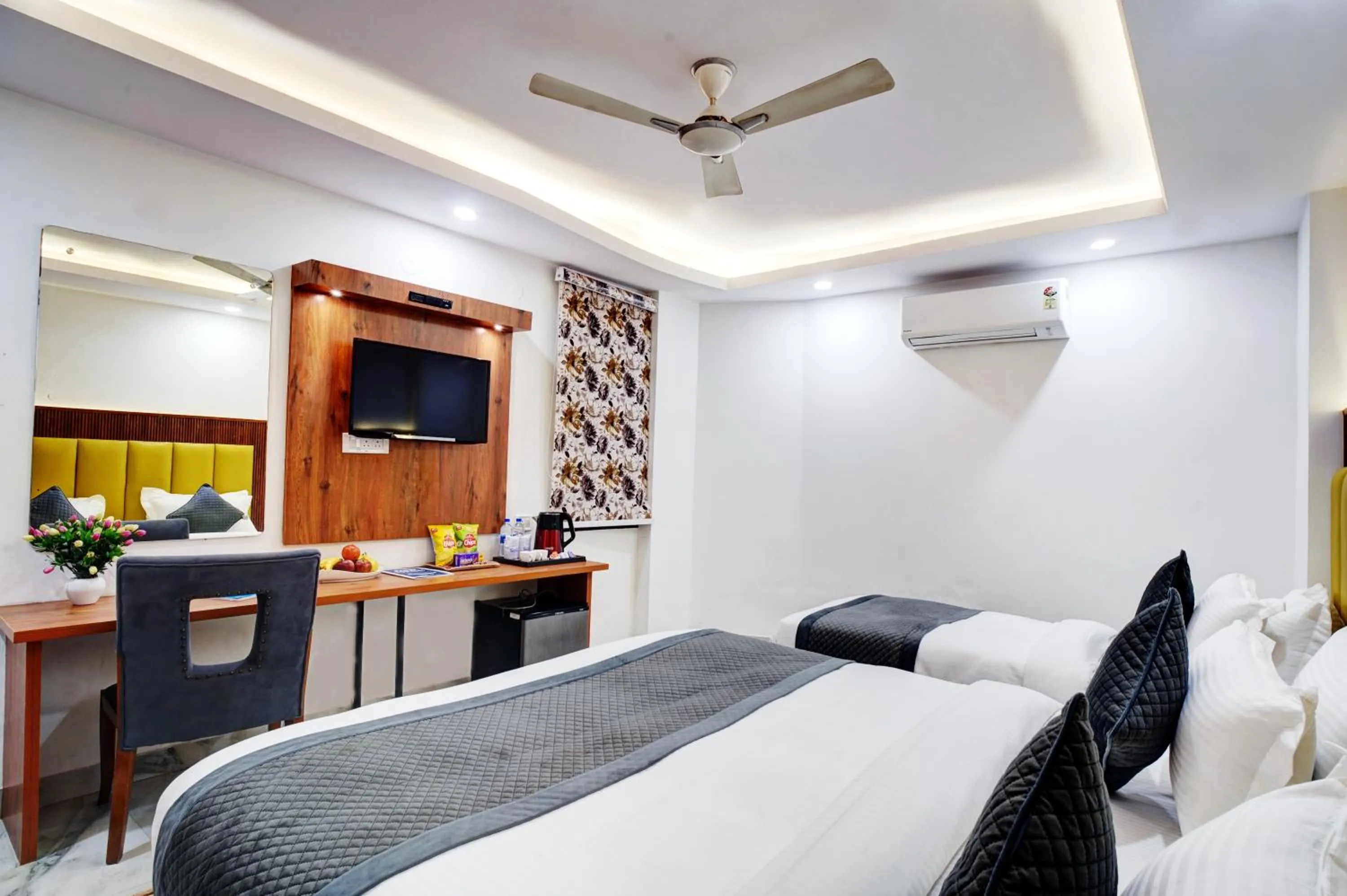 Bed in Hotel Cabana 5 Mins Walking Distance From NDLS Station