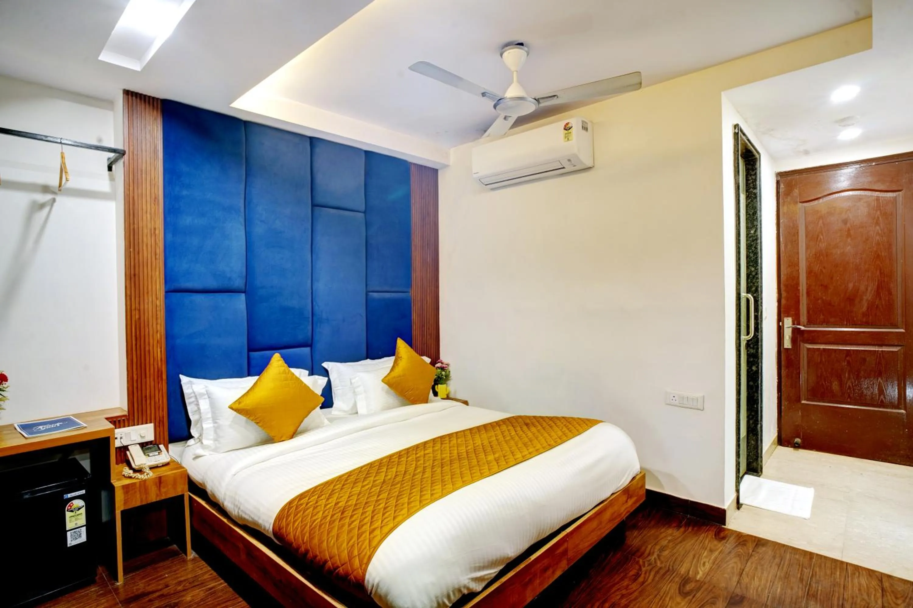 Bed in Hotel Cabana 5 Mins Walking Distance From NDLS Station