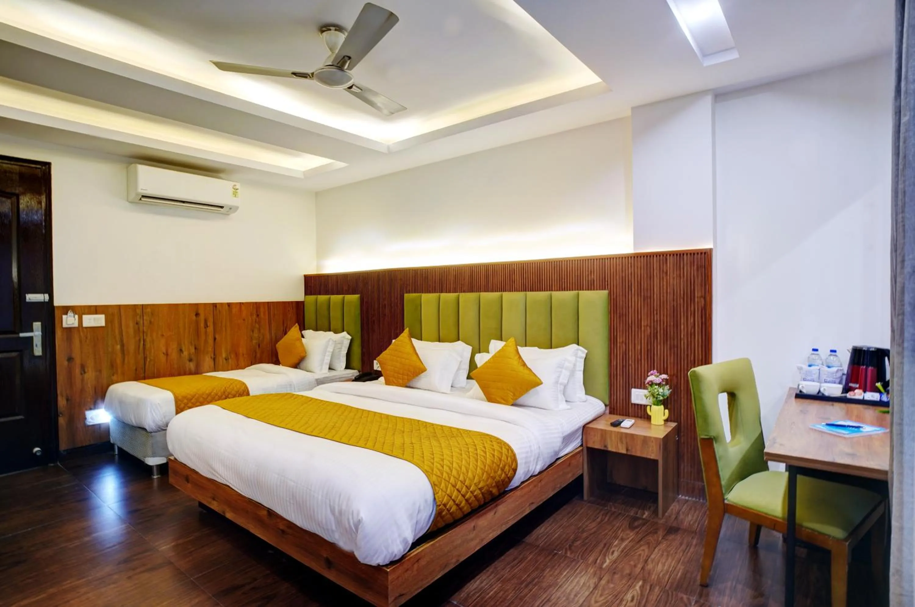 Bed in Hotel Cabana 5 Mins Walking Distance From NDLS Station