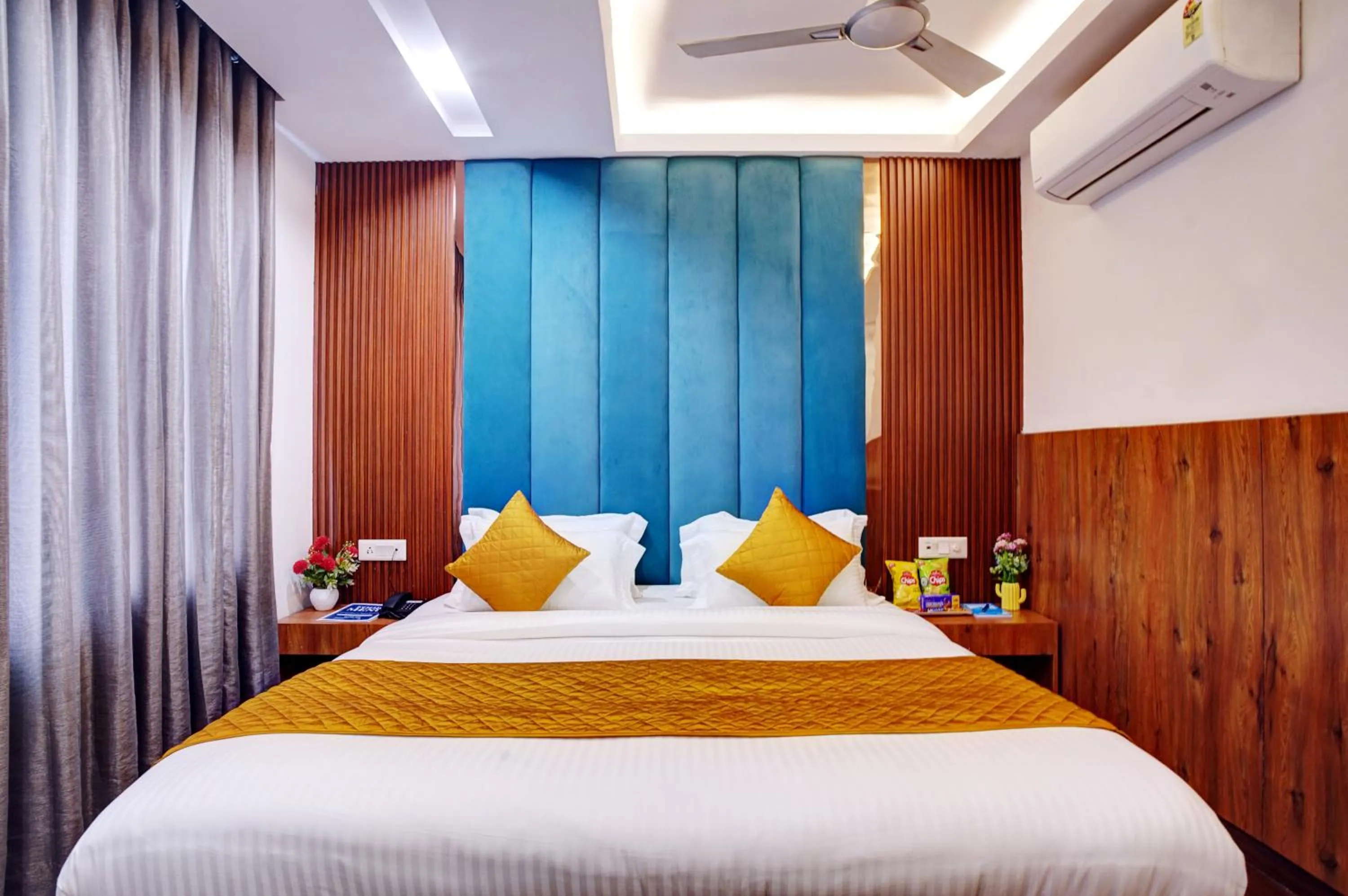 Bed in Hotel Cabana 5 Mins Walking Distance From NDLS Station