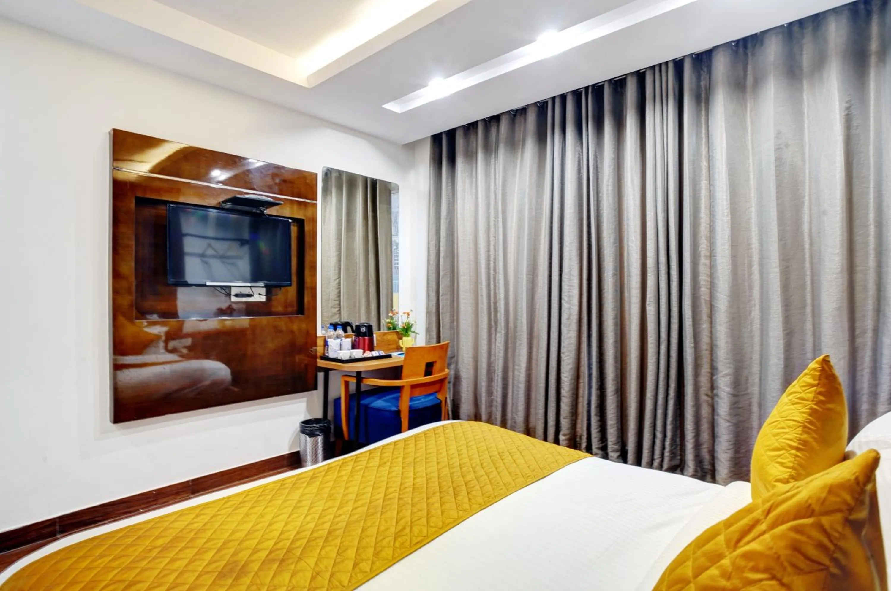 Bed in Hotel Cabana 5 Mins Walking Distance From NDLS Station