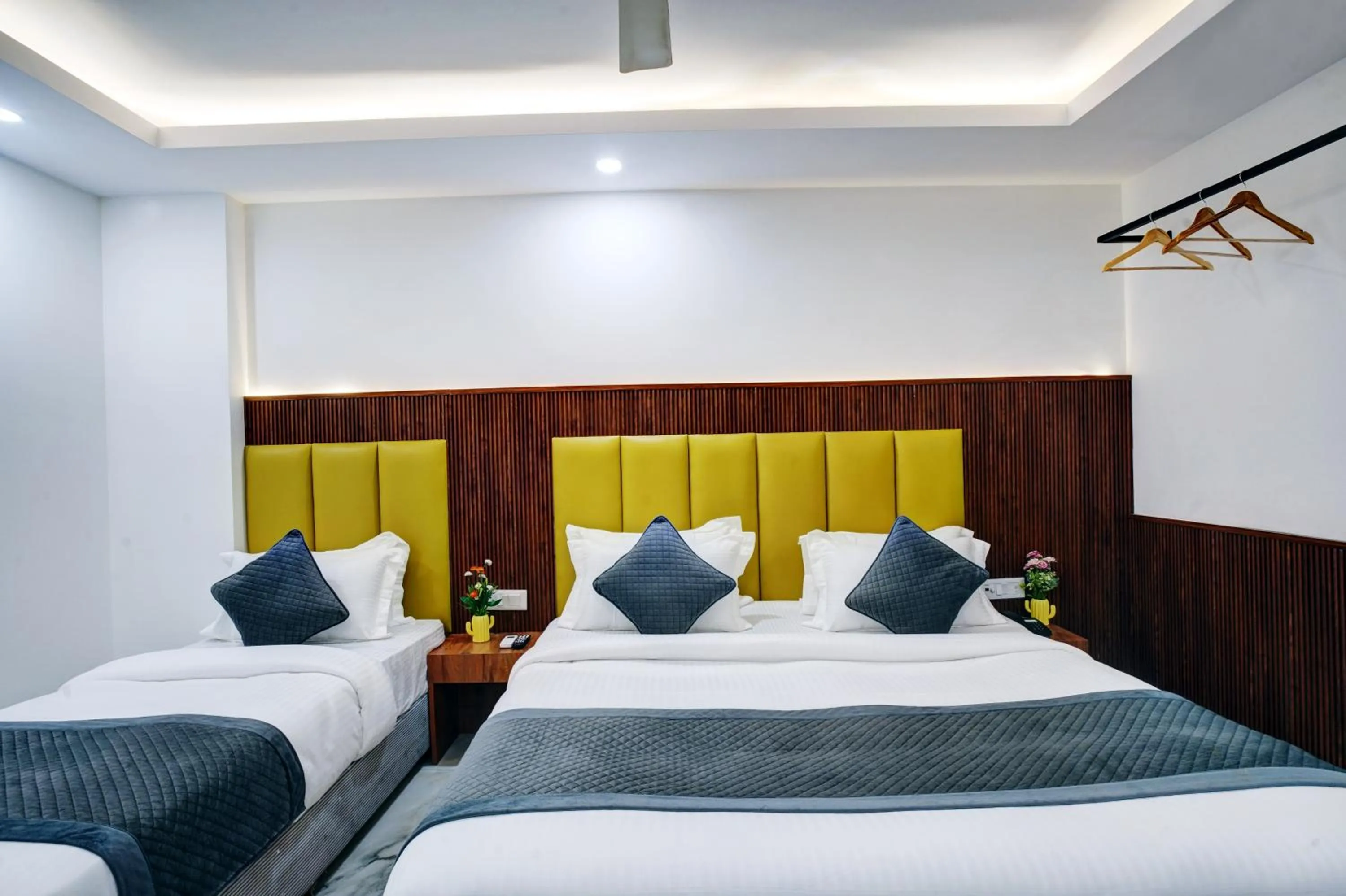 Bed in Hotel Cabana 5 Mins Walking Distance From NDLS Station