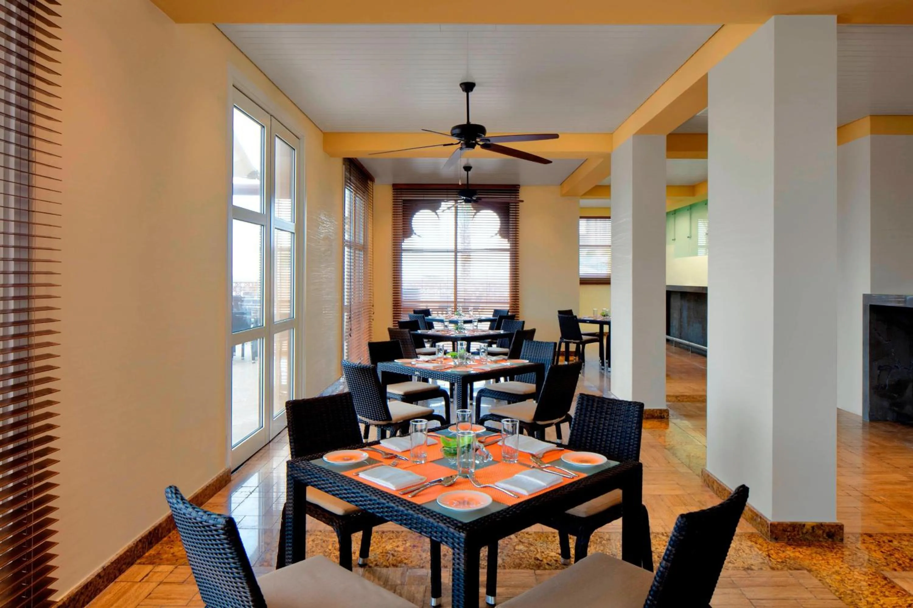 Restaurant/places to eat in Sheraton Sharjah Beach Resort and Spa