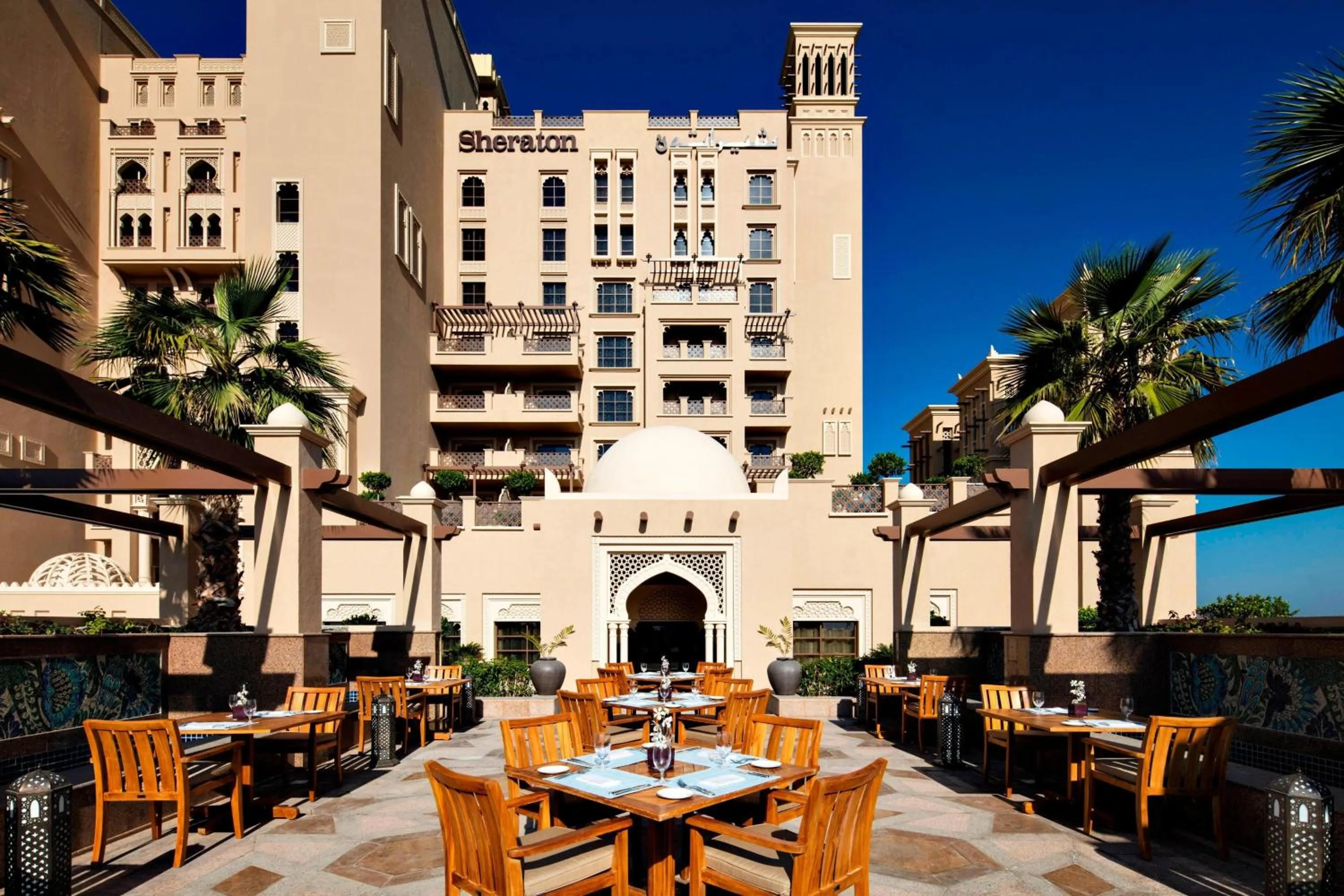Restaurant/places to eat in Sheraton Sharjah Beach Resort and Spa