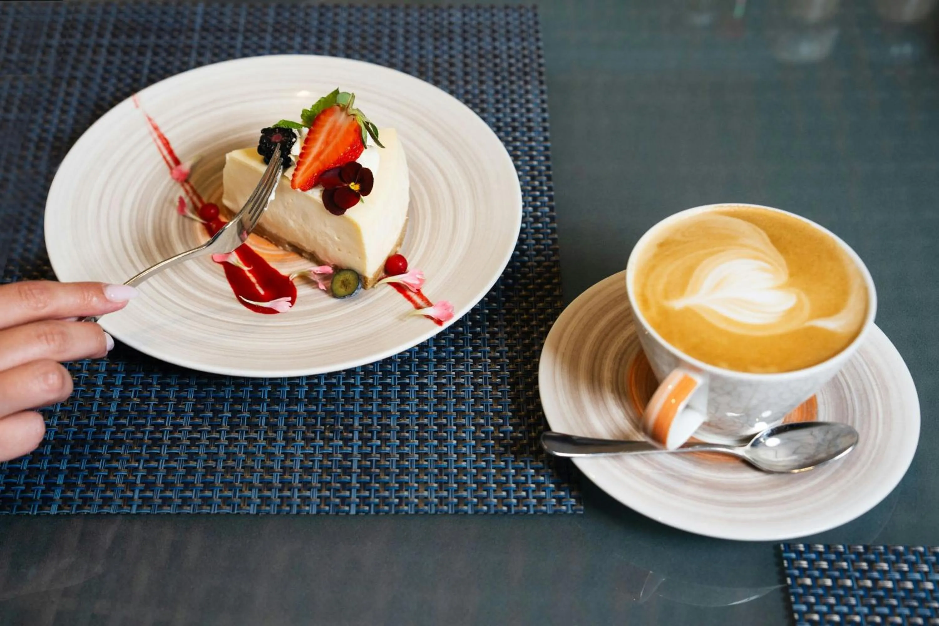 Restaurant/places to eat in Sheraton Sharjah Beach Resort and Spa