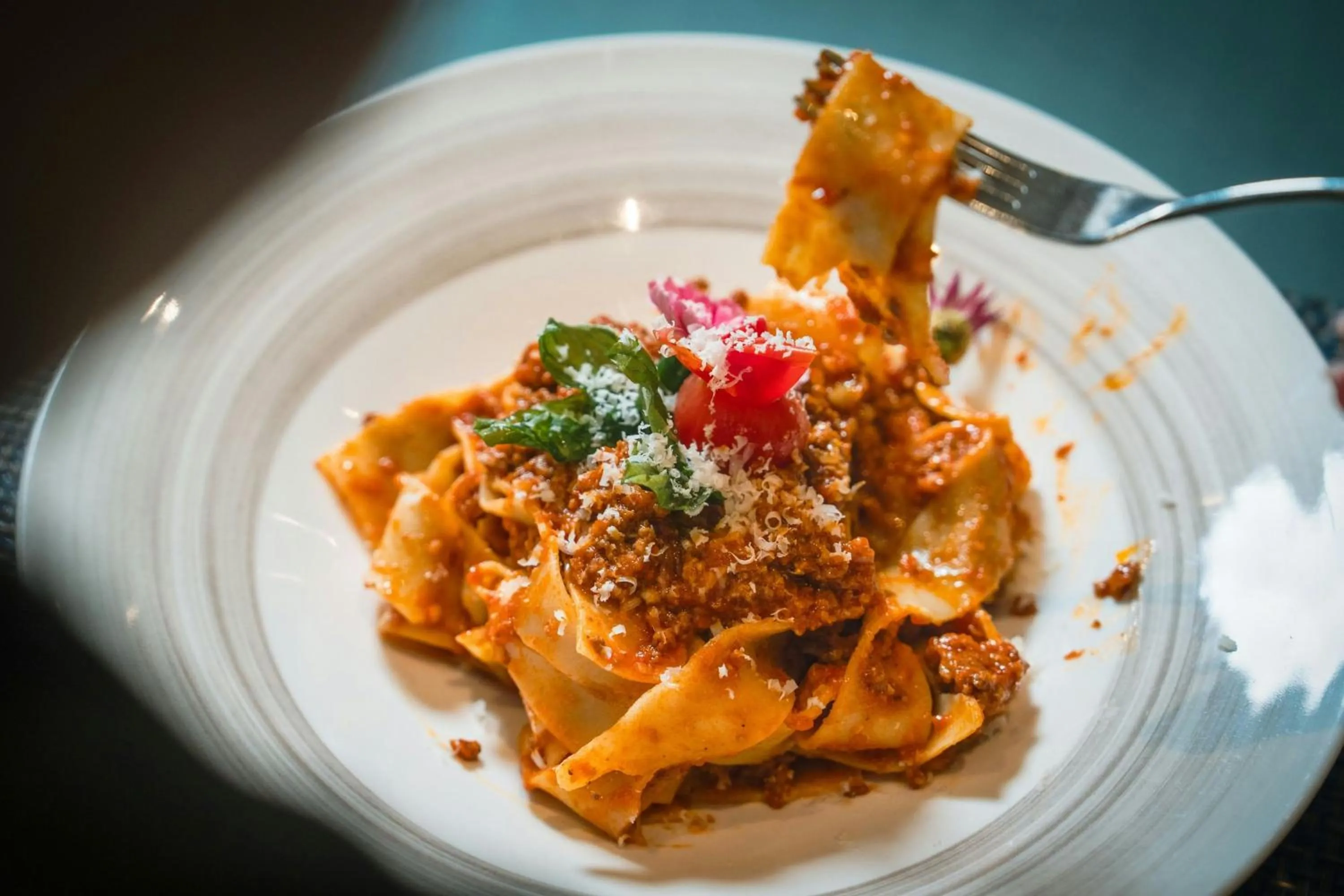 Restaurant/places to eat in Sheraton Sharjah Beach Resort and Spa