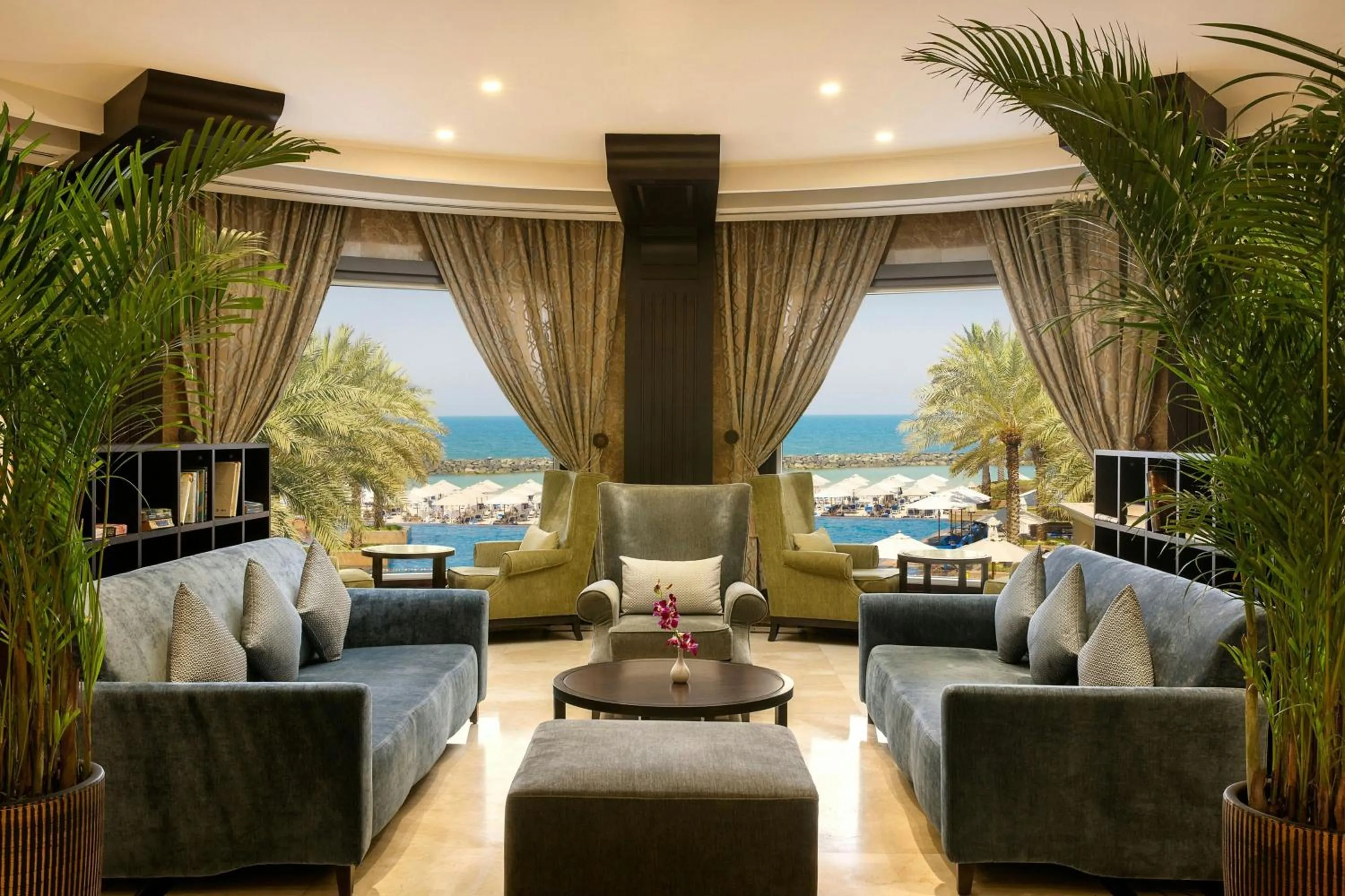 Lobby or reception in Sheraton Sharjah Beach Resort and Spa