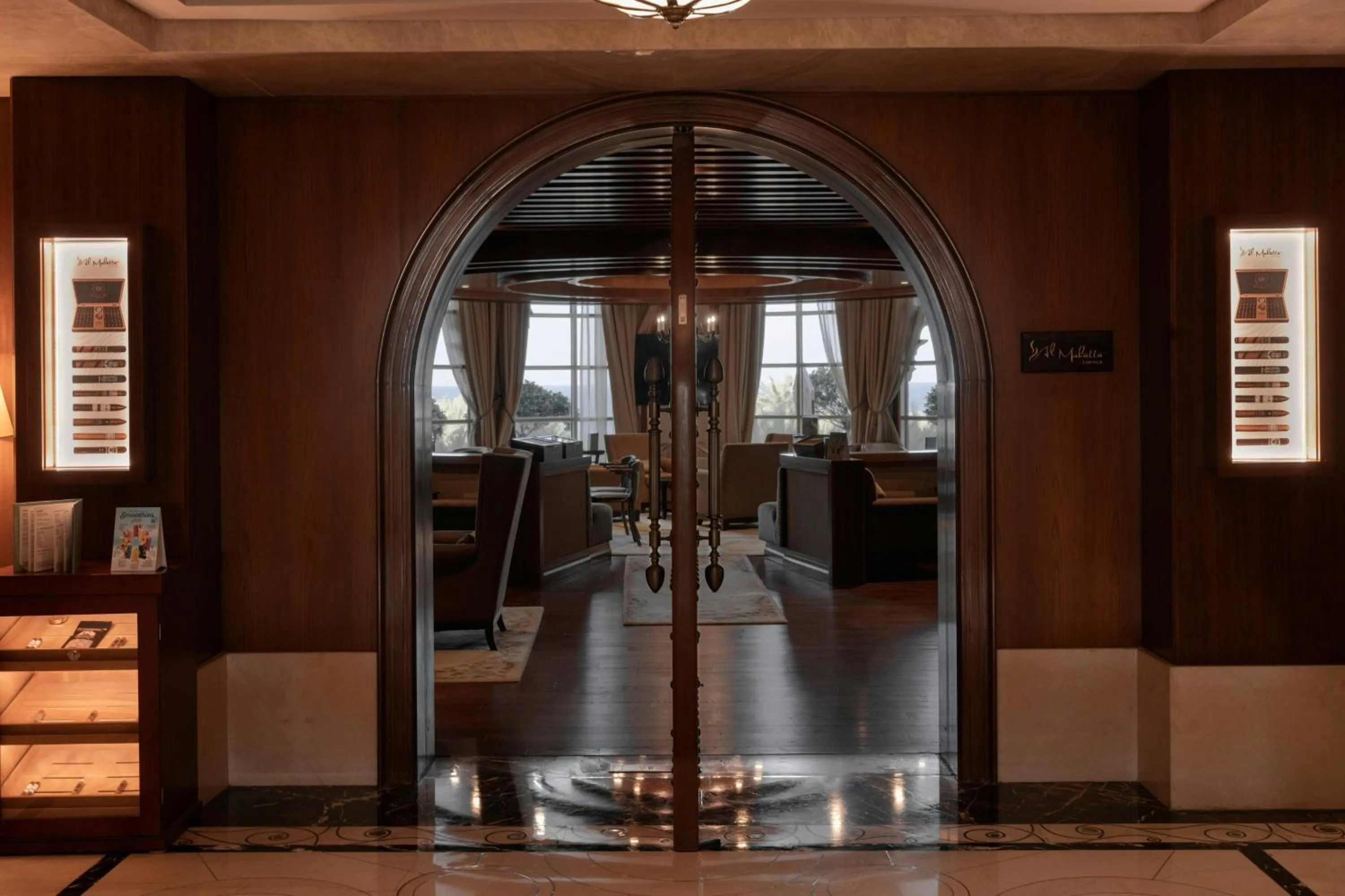 Restaurant/places to eat in Sheraton Sharjah Beach Resort and Spa