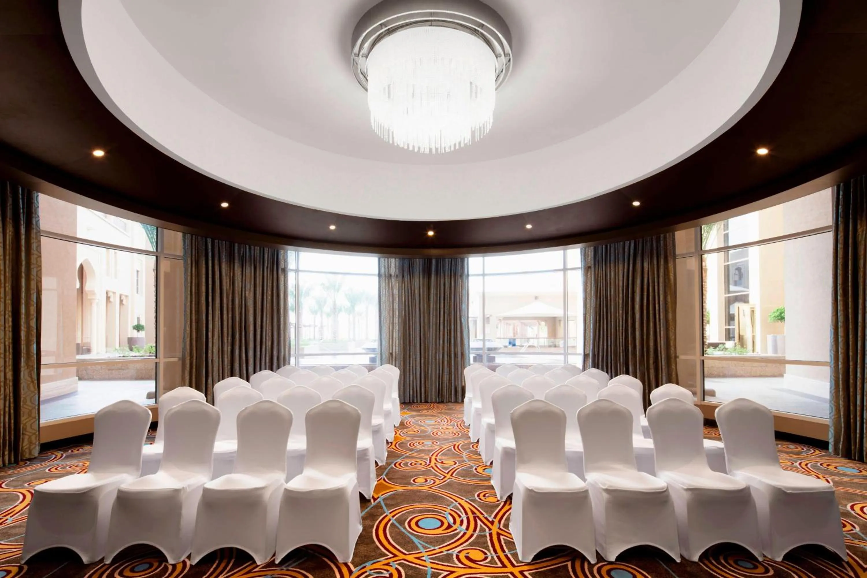Meeting/conference room, Bed in Sheraton Sharjah Beach Resort and Spa