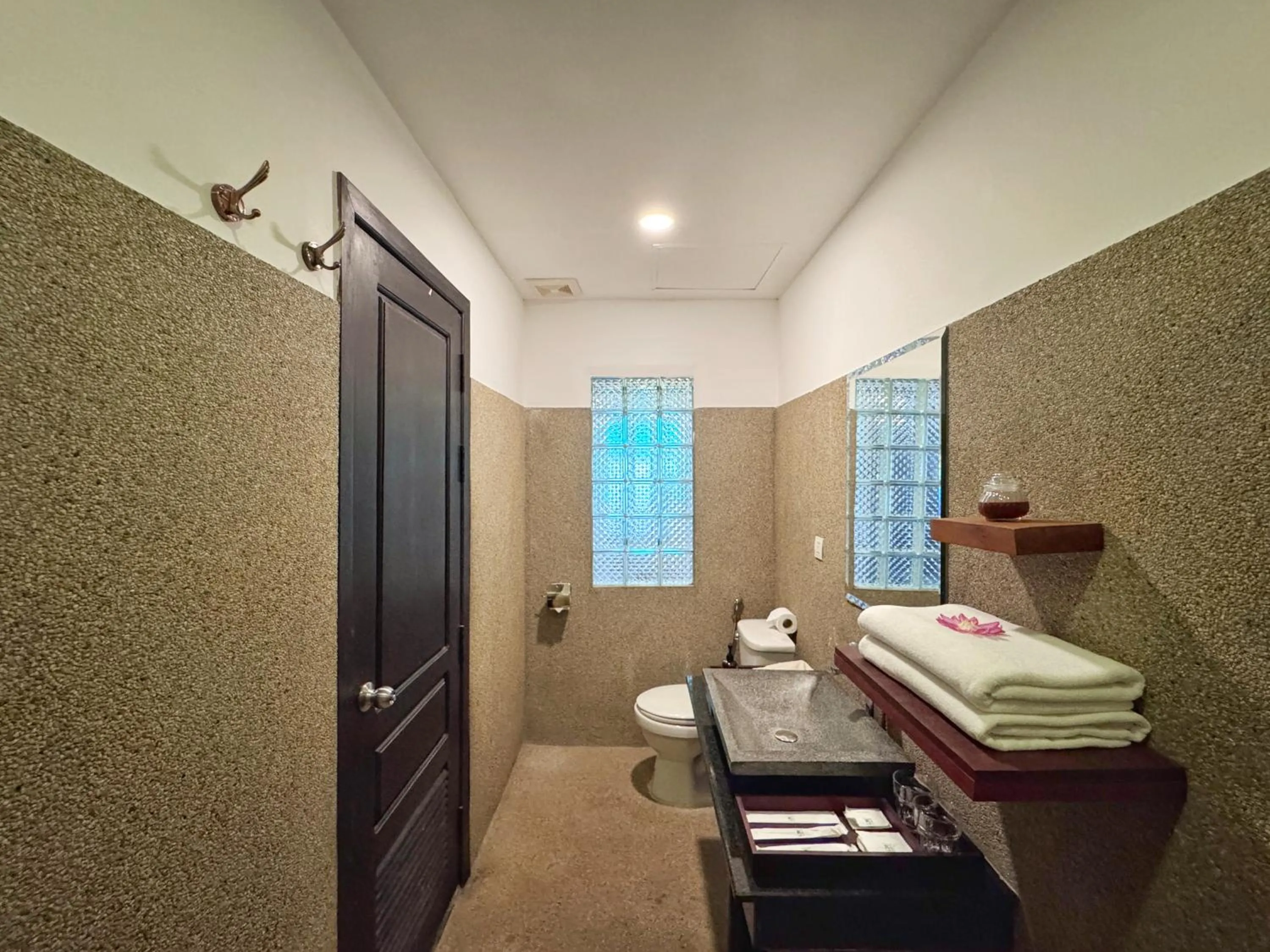 Shower in The Bliss Angkor