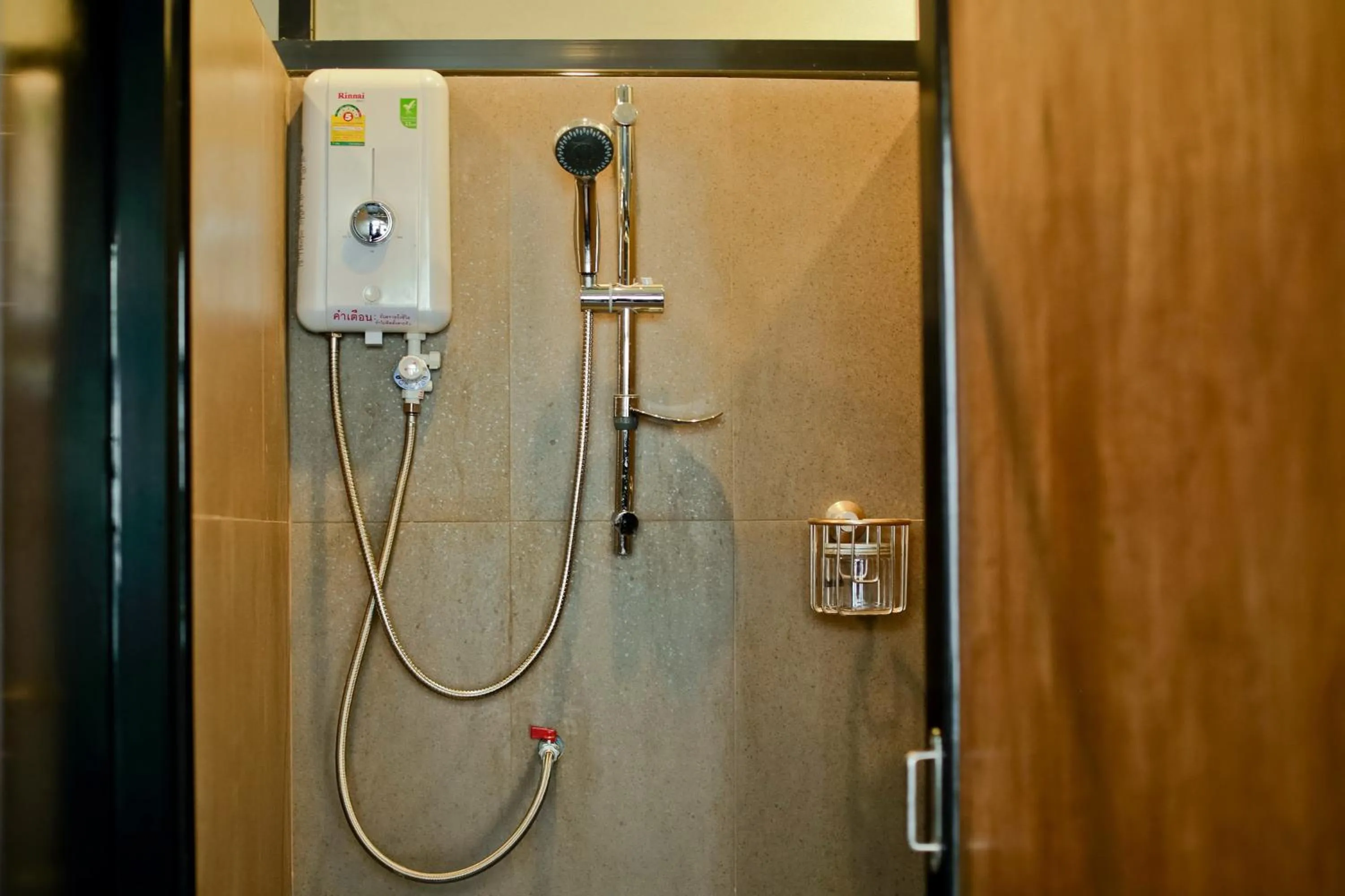 Shower in Bangkok Bed and Bike