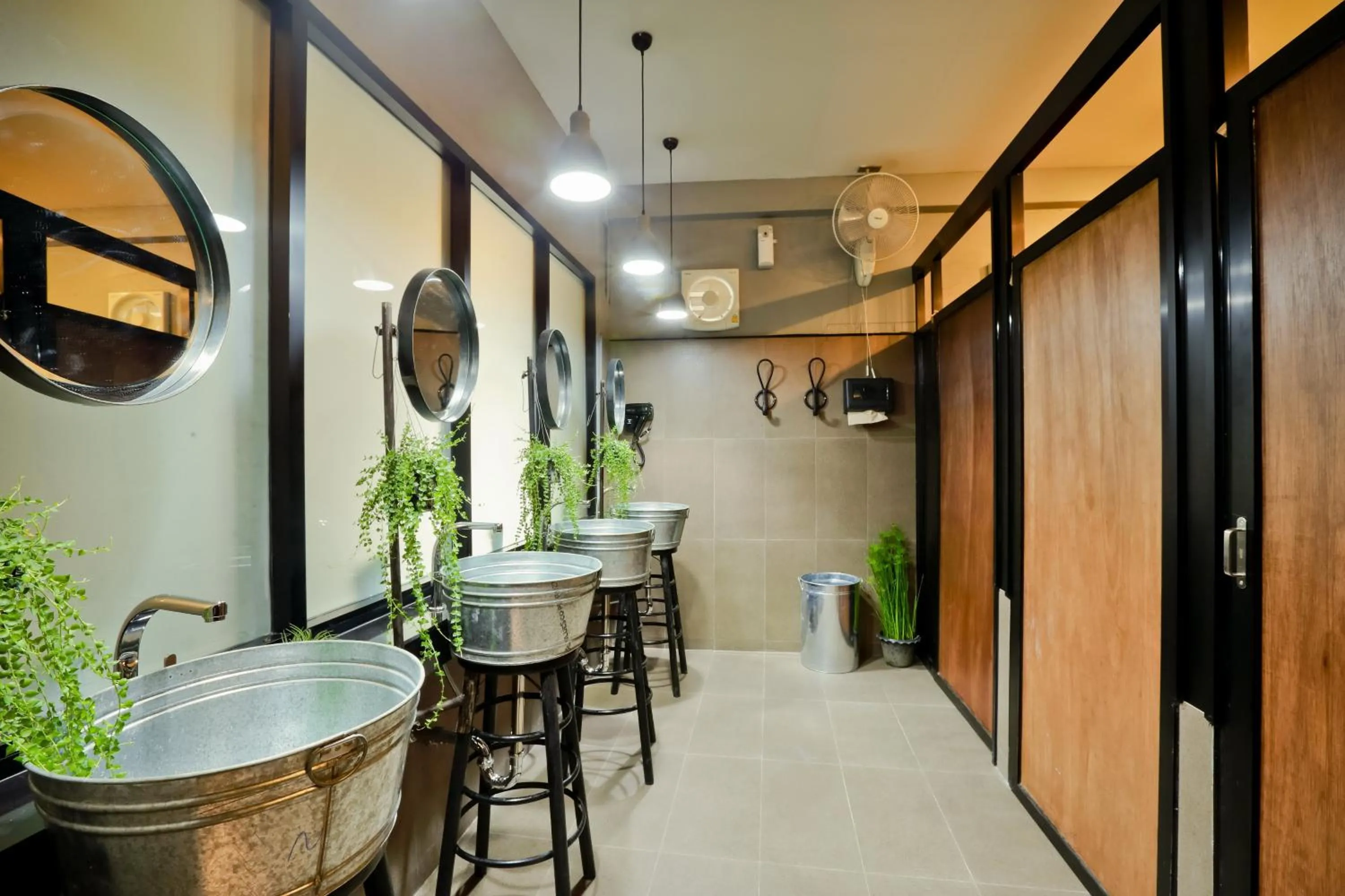 Bathroom in Bangkok Bed and Bike