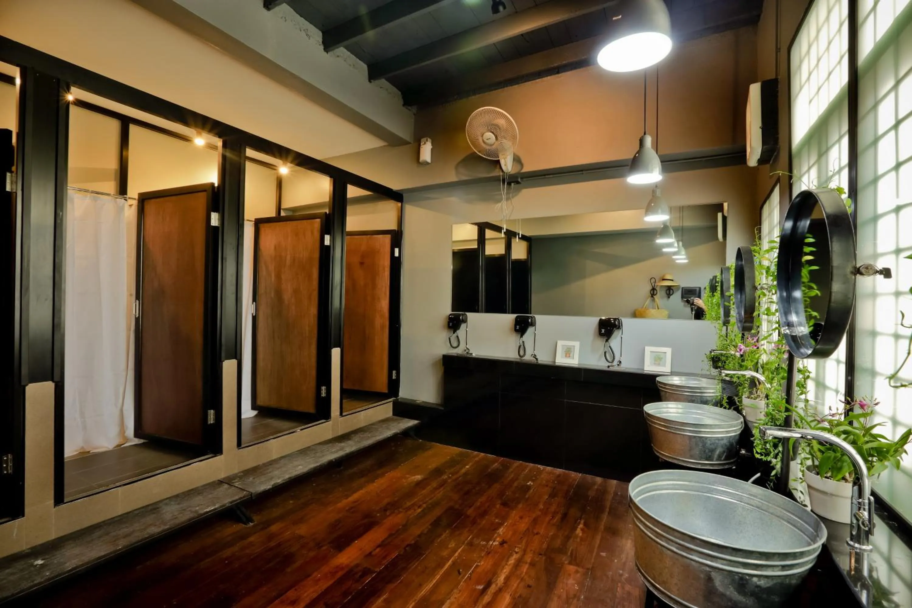 Bathroom in Bangkok Bed and Bike