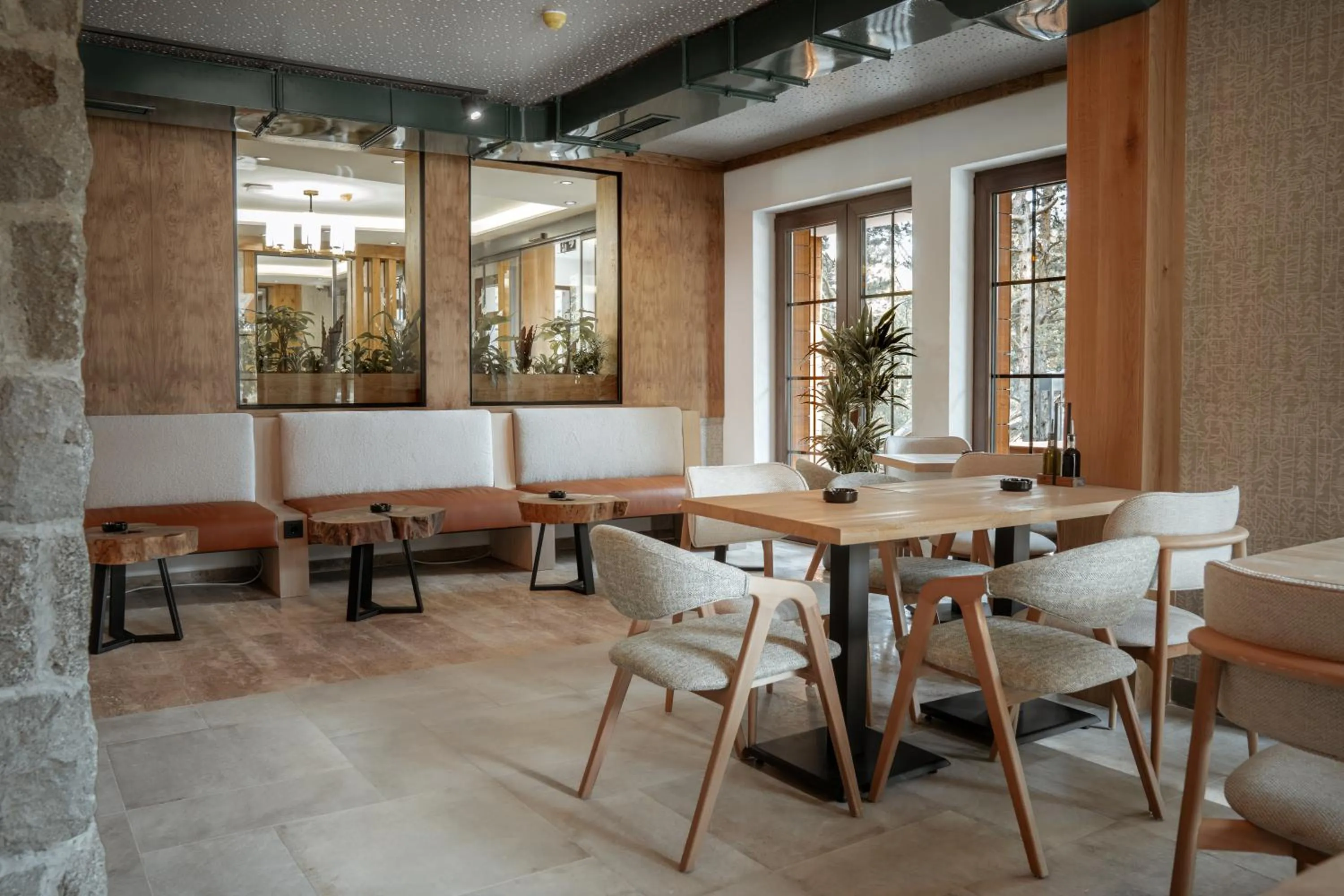 Restaurant/places to eat in Angelina Apart&Spa