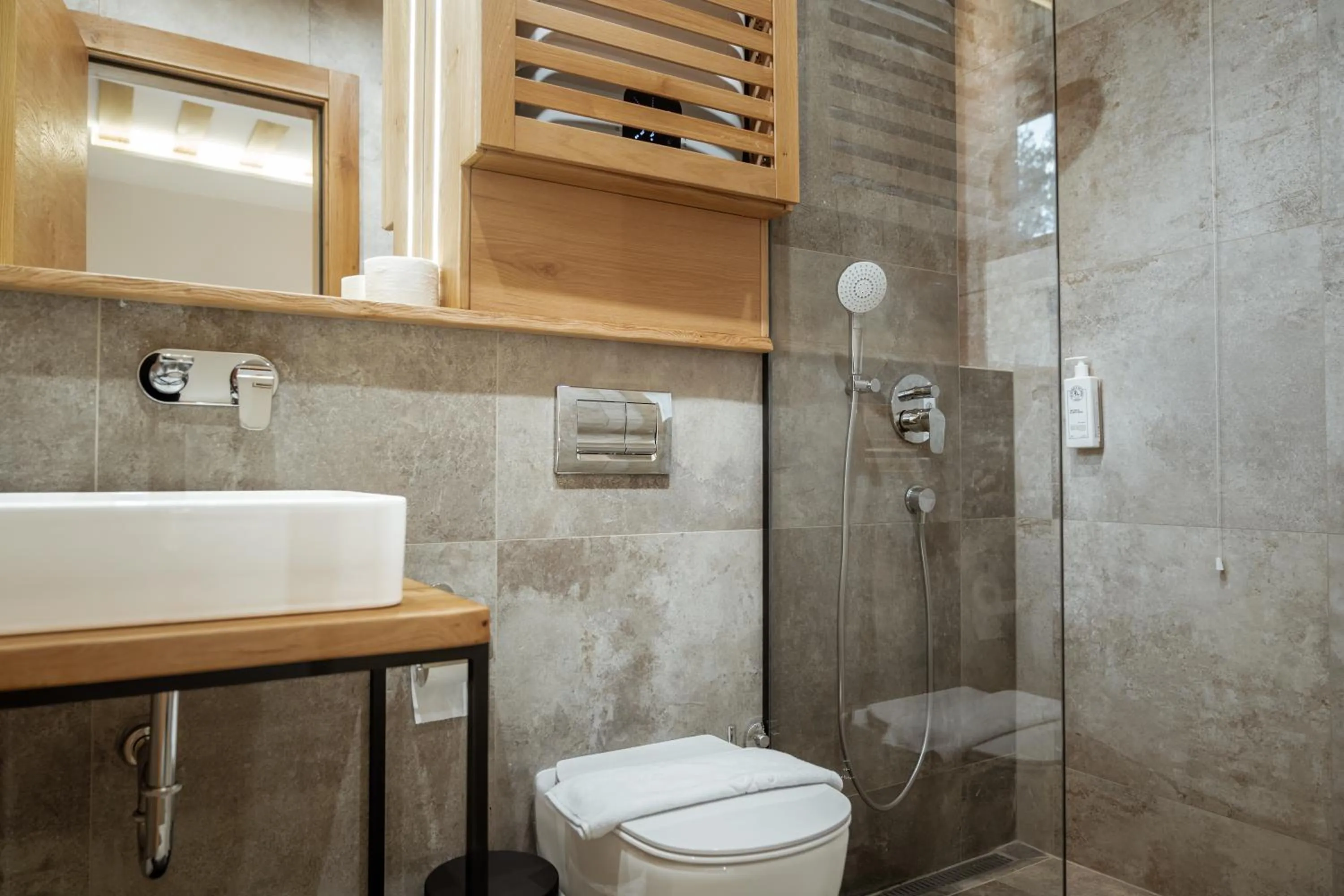 Toilet in Angelina Apart&Spa