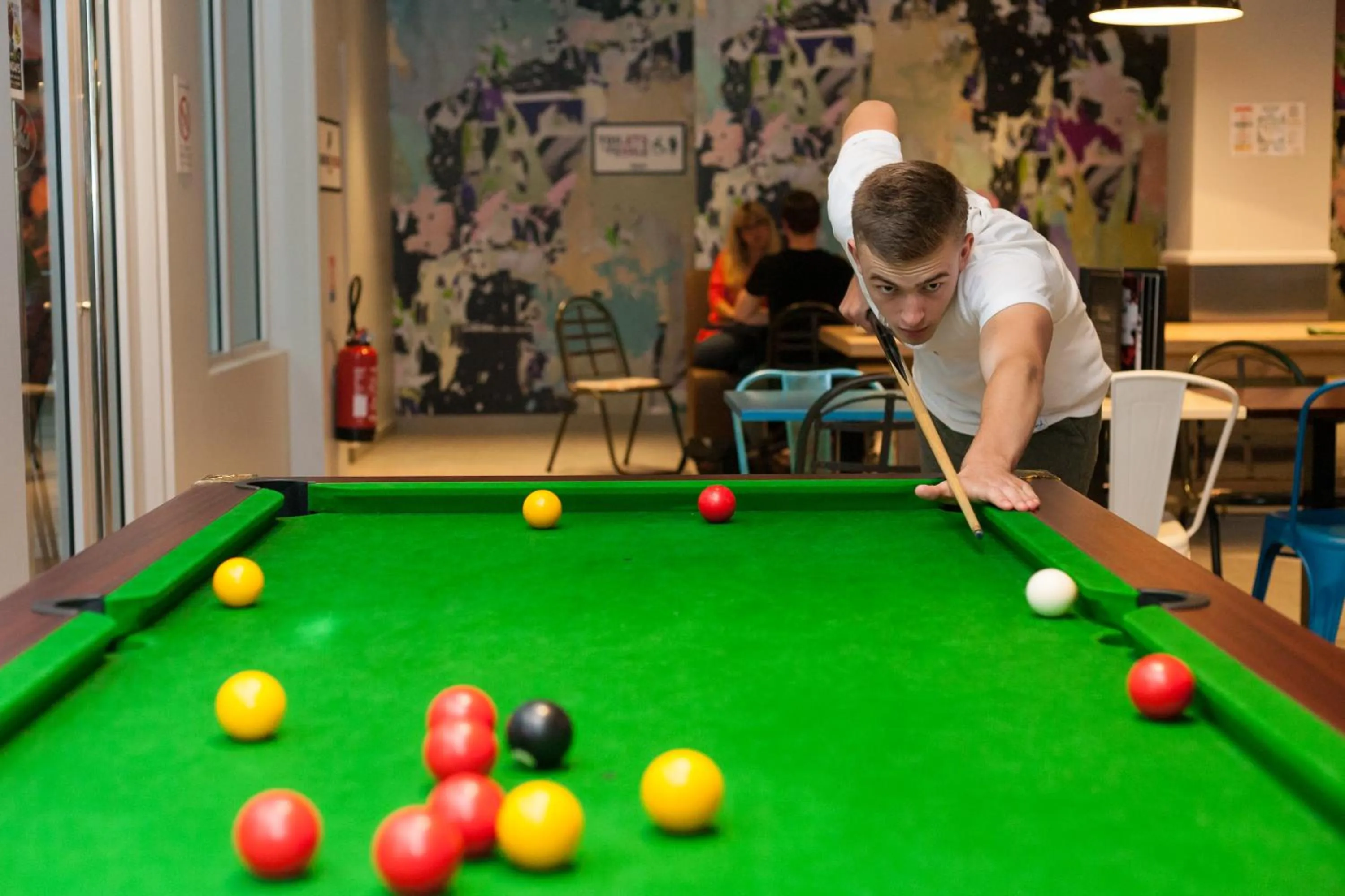 Billiard in St Christopher's Inn Budget Hotel Paris - Gare du Nord