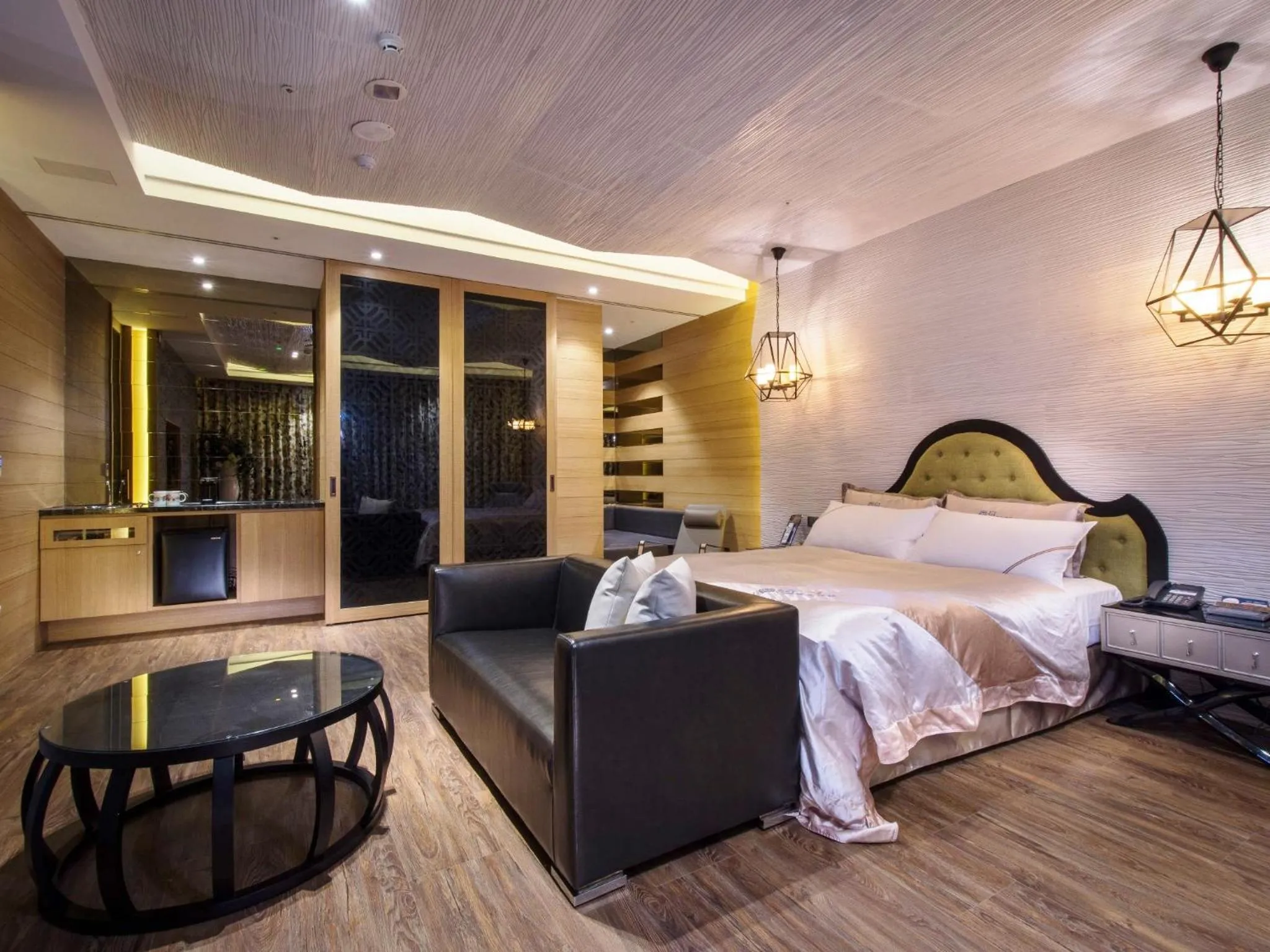 Photo of the whole room, Bed in U-Her Hotel