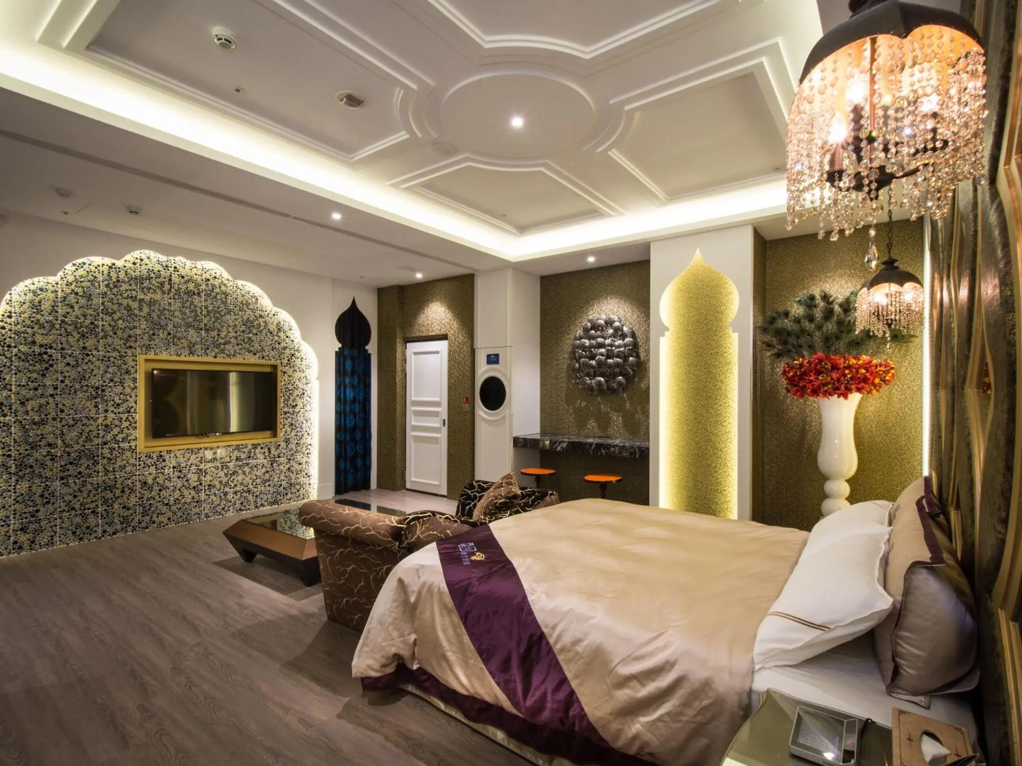 Photo of the whole room, Bed in U-Her Hotel