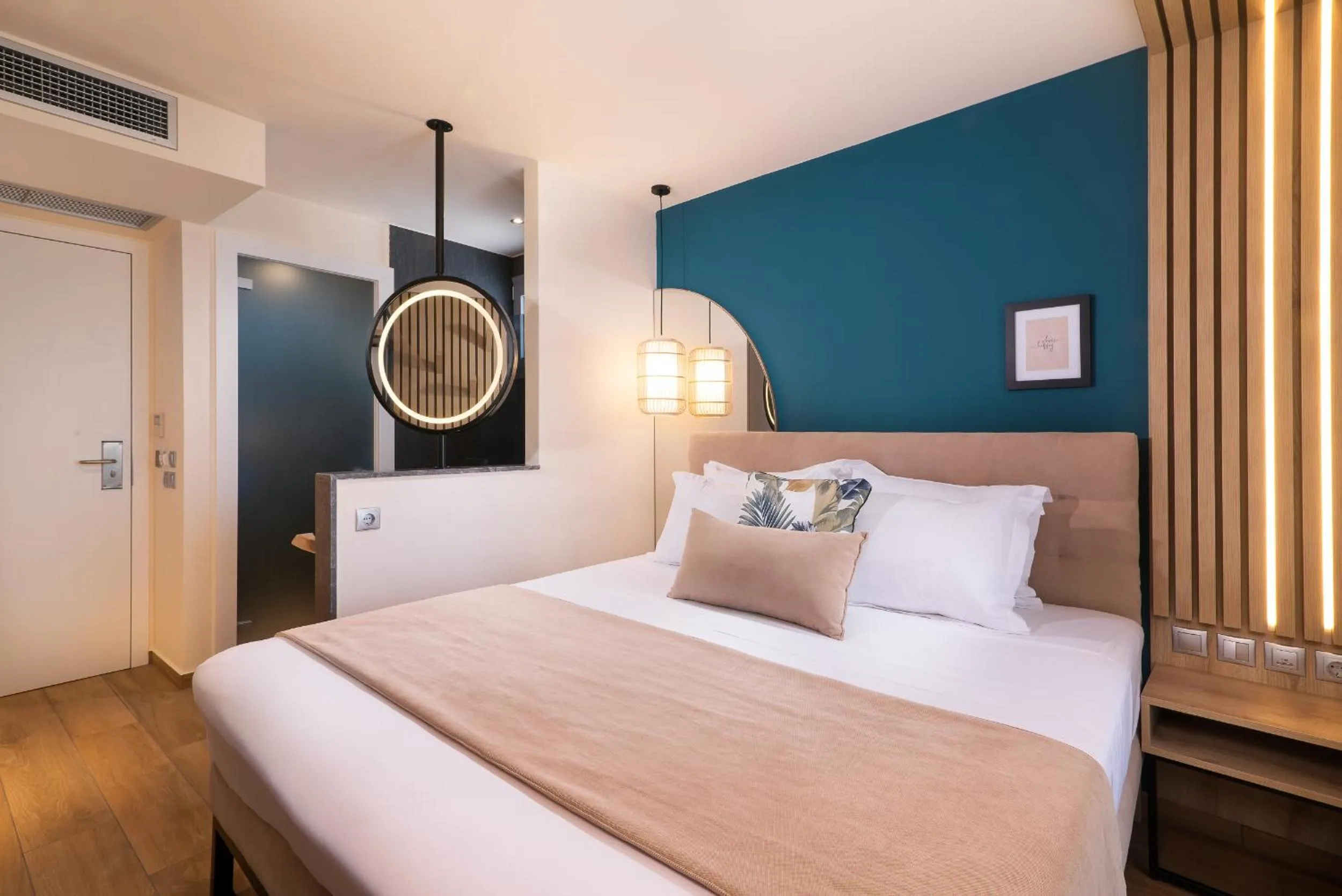 Bed in SKS Luxury Suites & Rooms