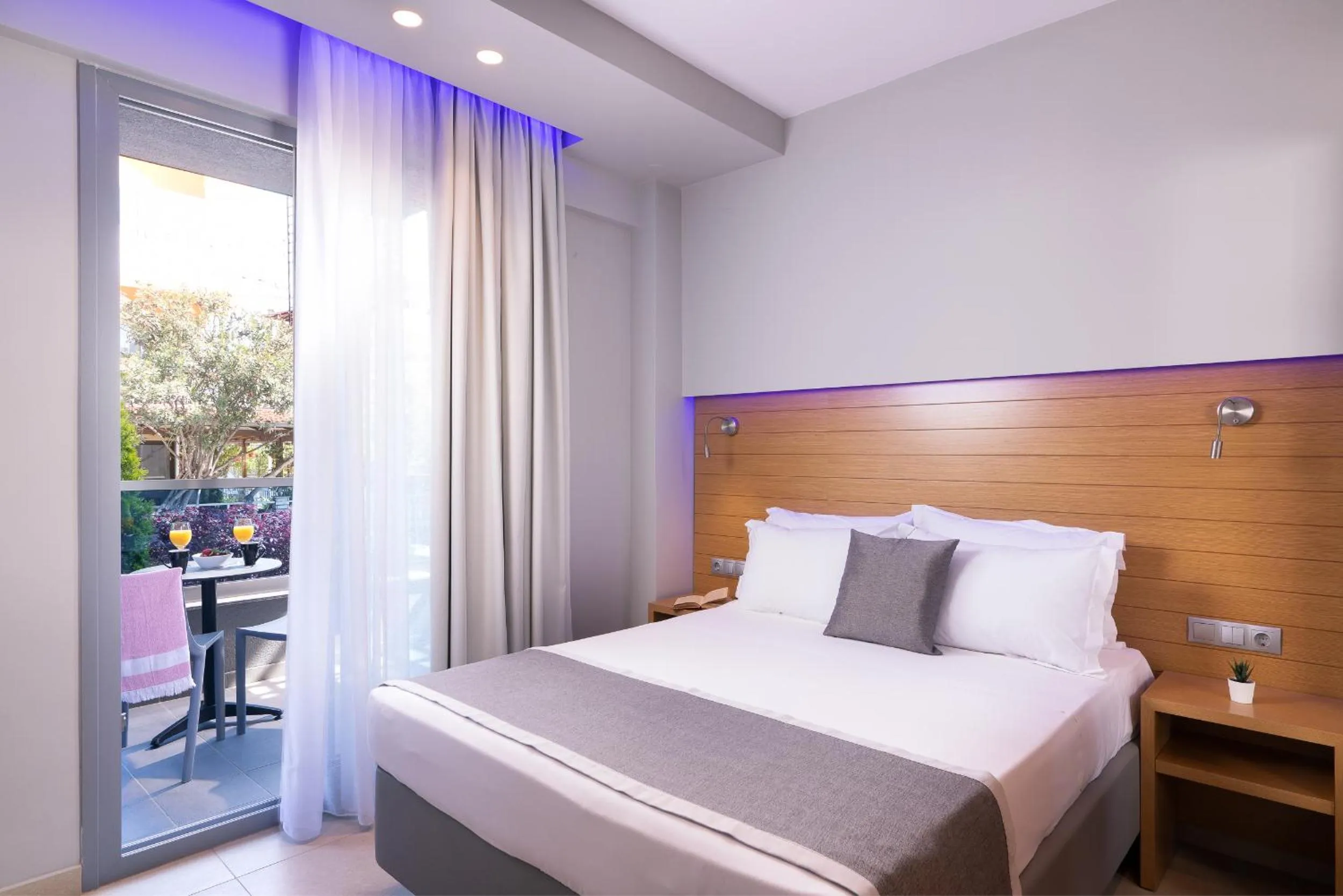 Bed in SKS Luxury Suites & Rooms