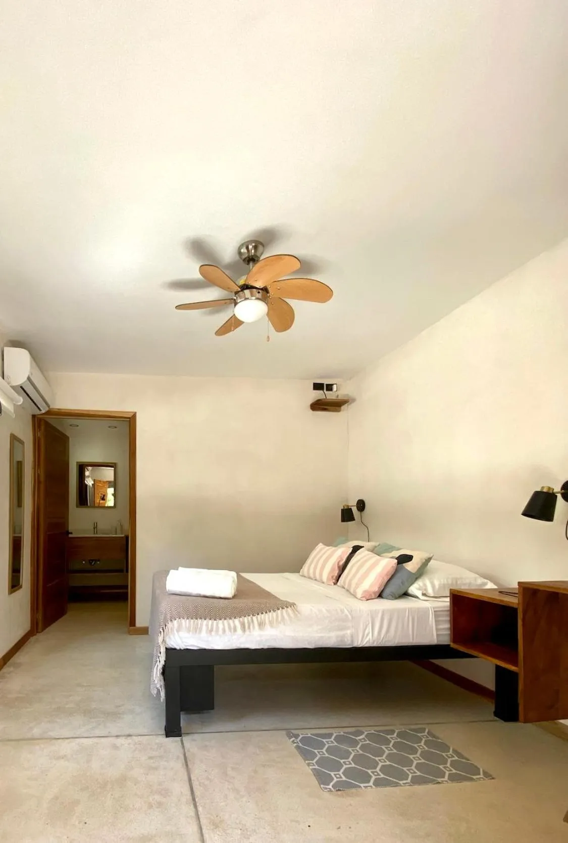 Bedroom, Bed in Believe Surf & Yoga Lodge Santa Teresa