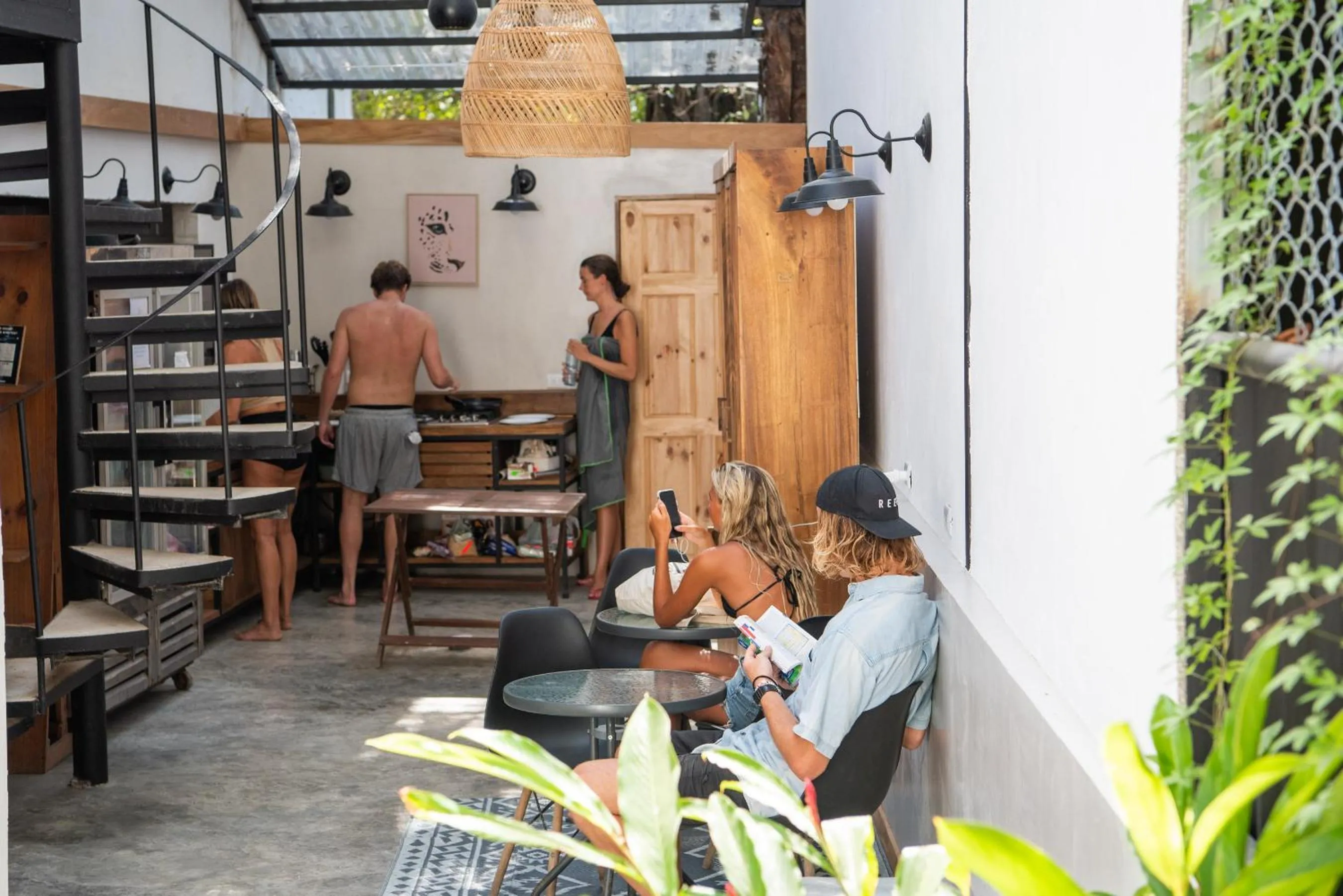Restaurant/places to eat in Believe Surf & Yoga Lodge Santa Teresa