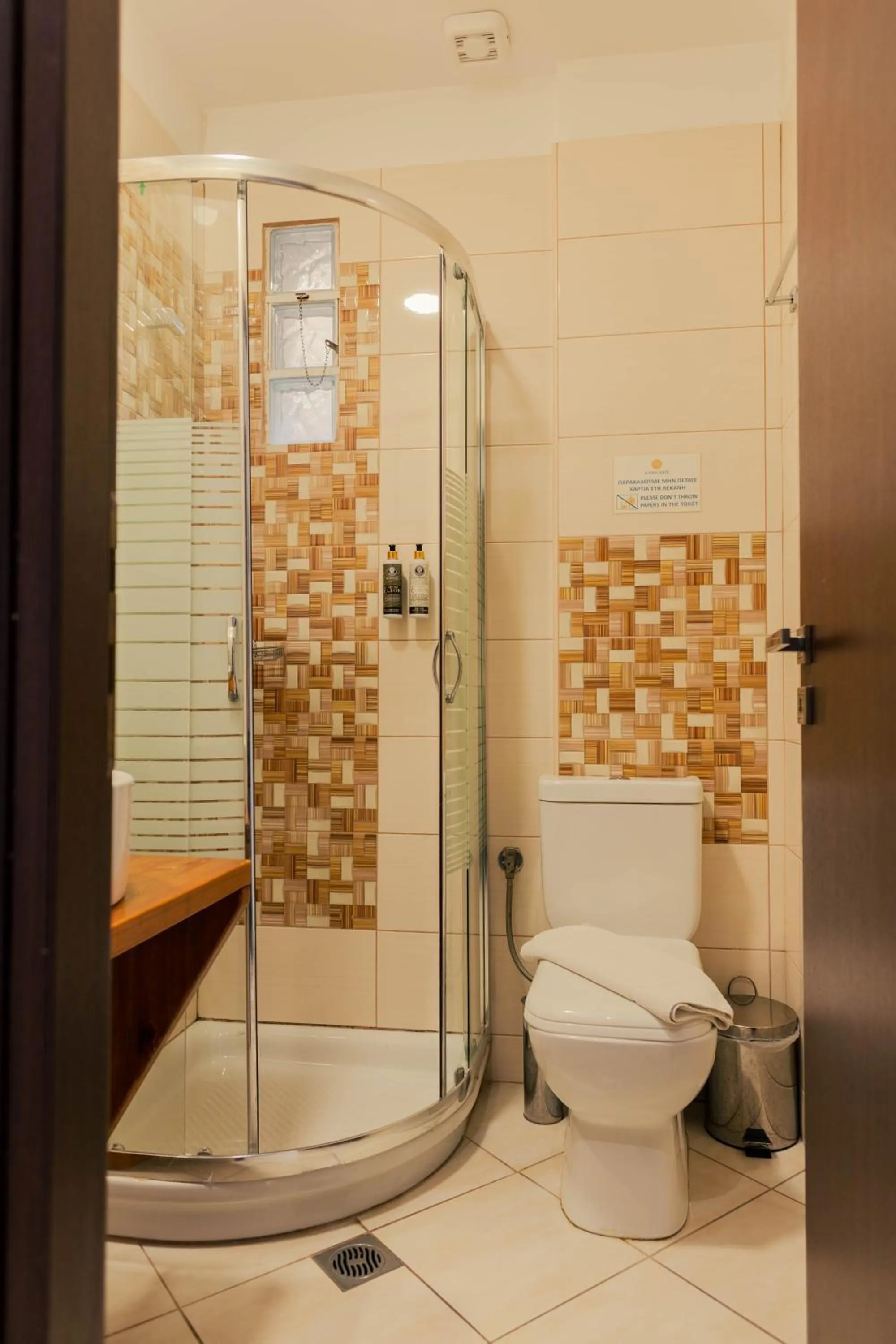 Shower in Hotel Kyani Akti