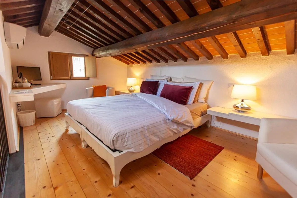 Bed in Fattoria Le Vegre